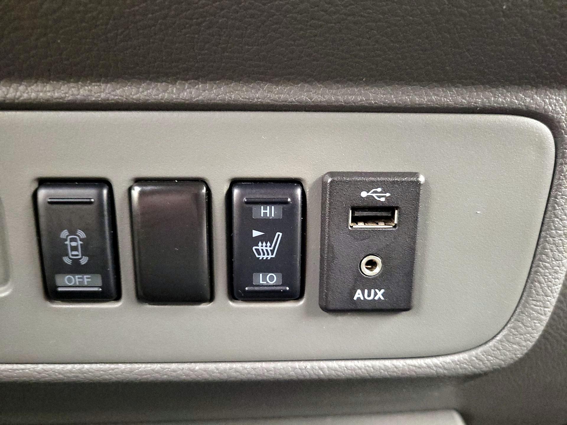 Thumbnail: 2019 Nissan NV - 19