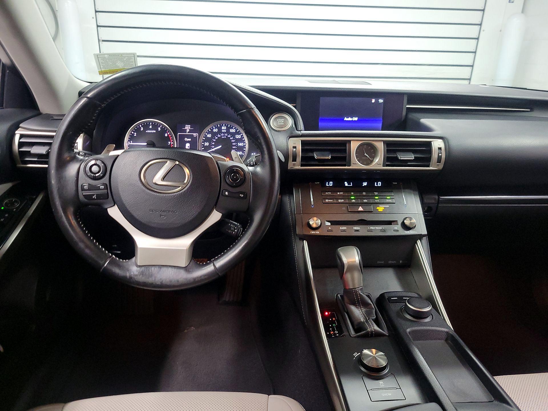 Thumbnail: 2016 Lexus IS - 9