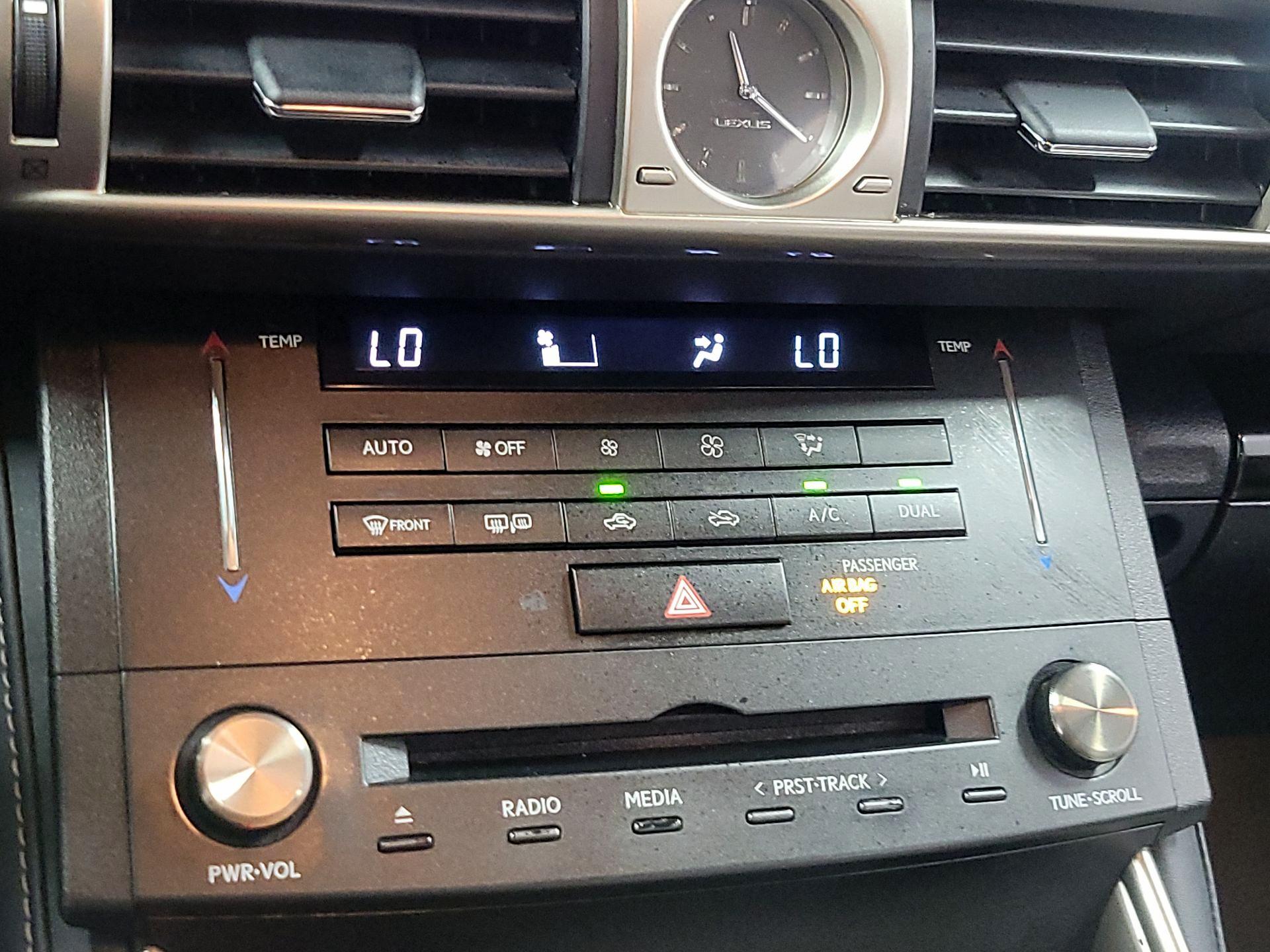 Thumbnail: 2016 Lexus IS - 15