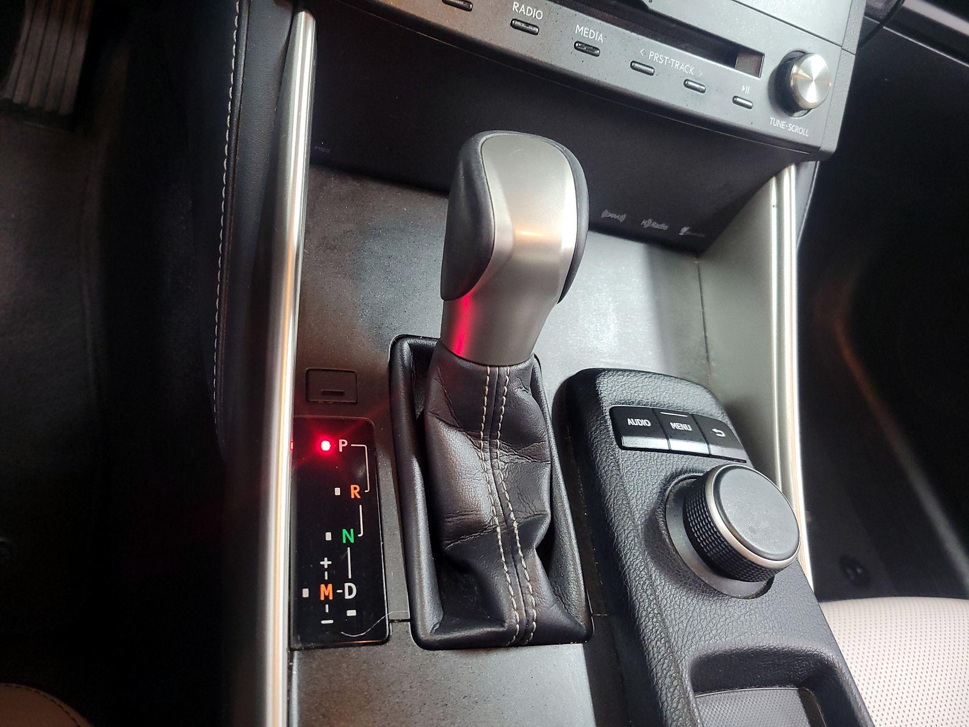 Thumbnail: 2016 Lexus IS - 16