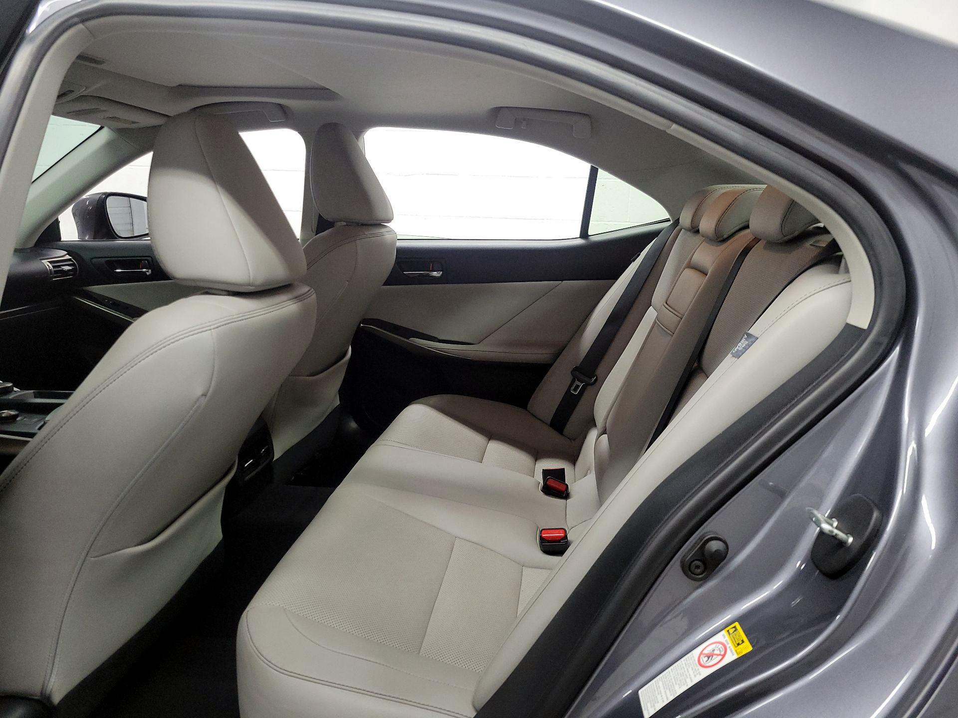 Thumbnail: 2016 Lexus IS - 17