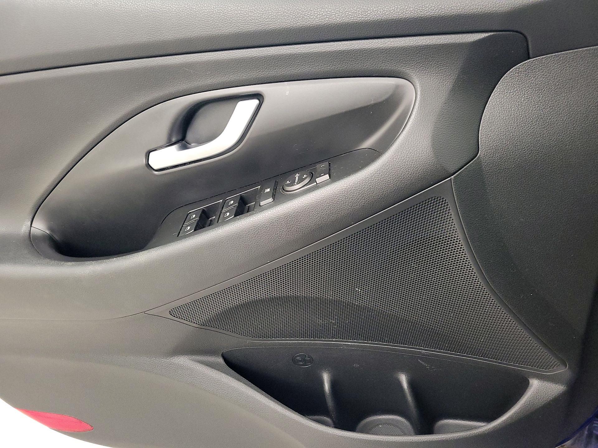 Thumbnail: 2019 Hyundai Elantra - 12