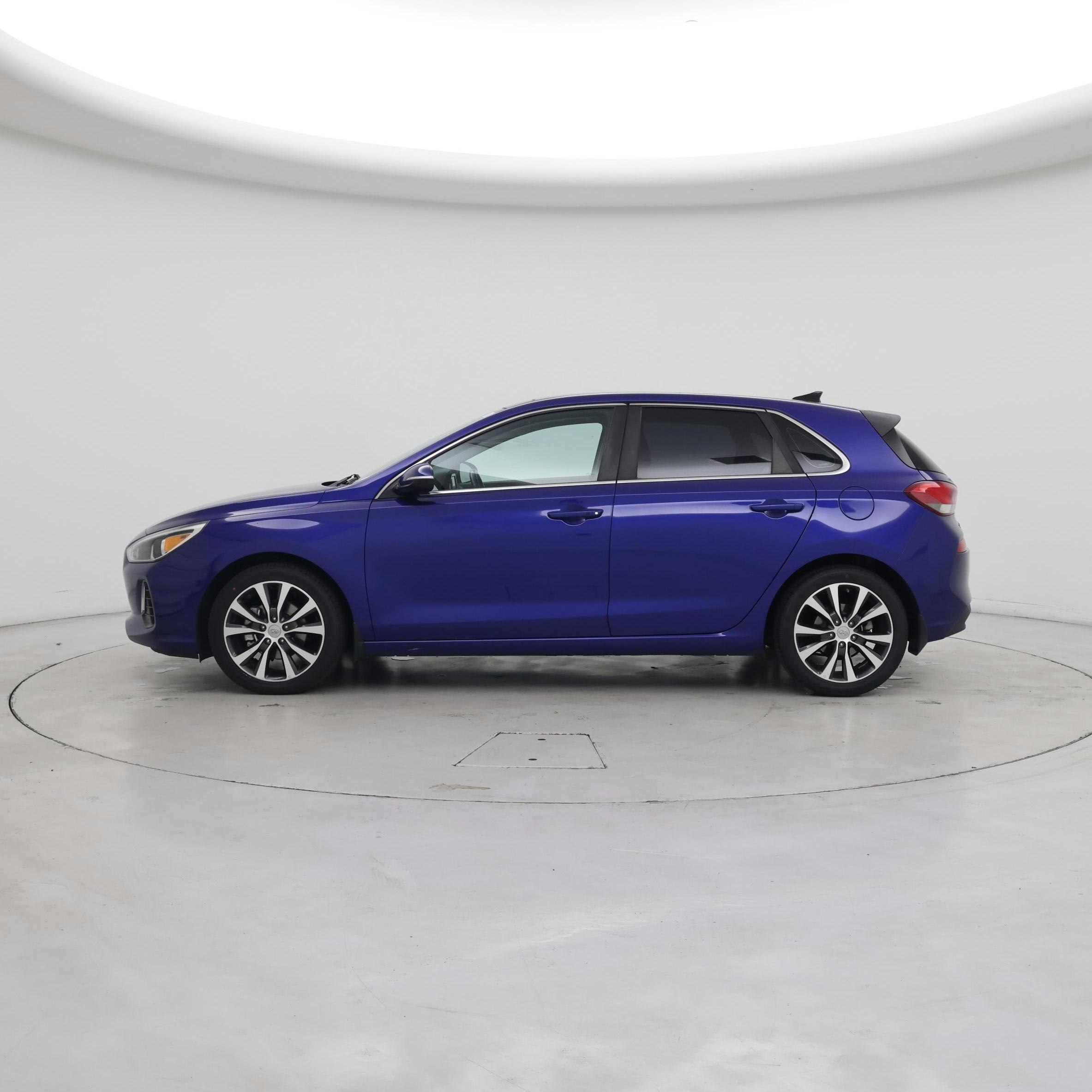 Thumbnail: 2019 Hyundai Elantra - 3