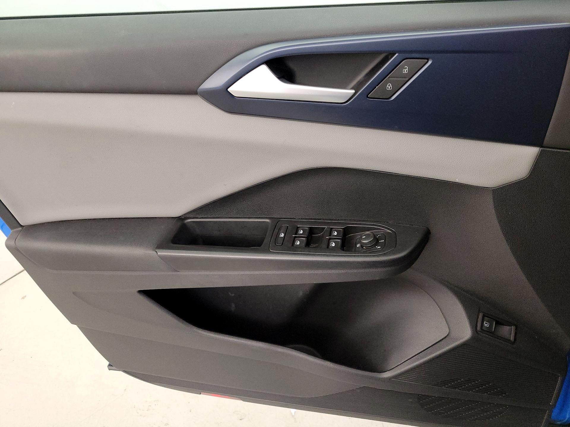 Thumbnail: 2022 Volkswagen Taos - 12