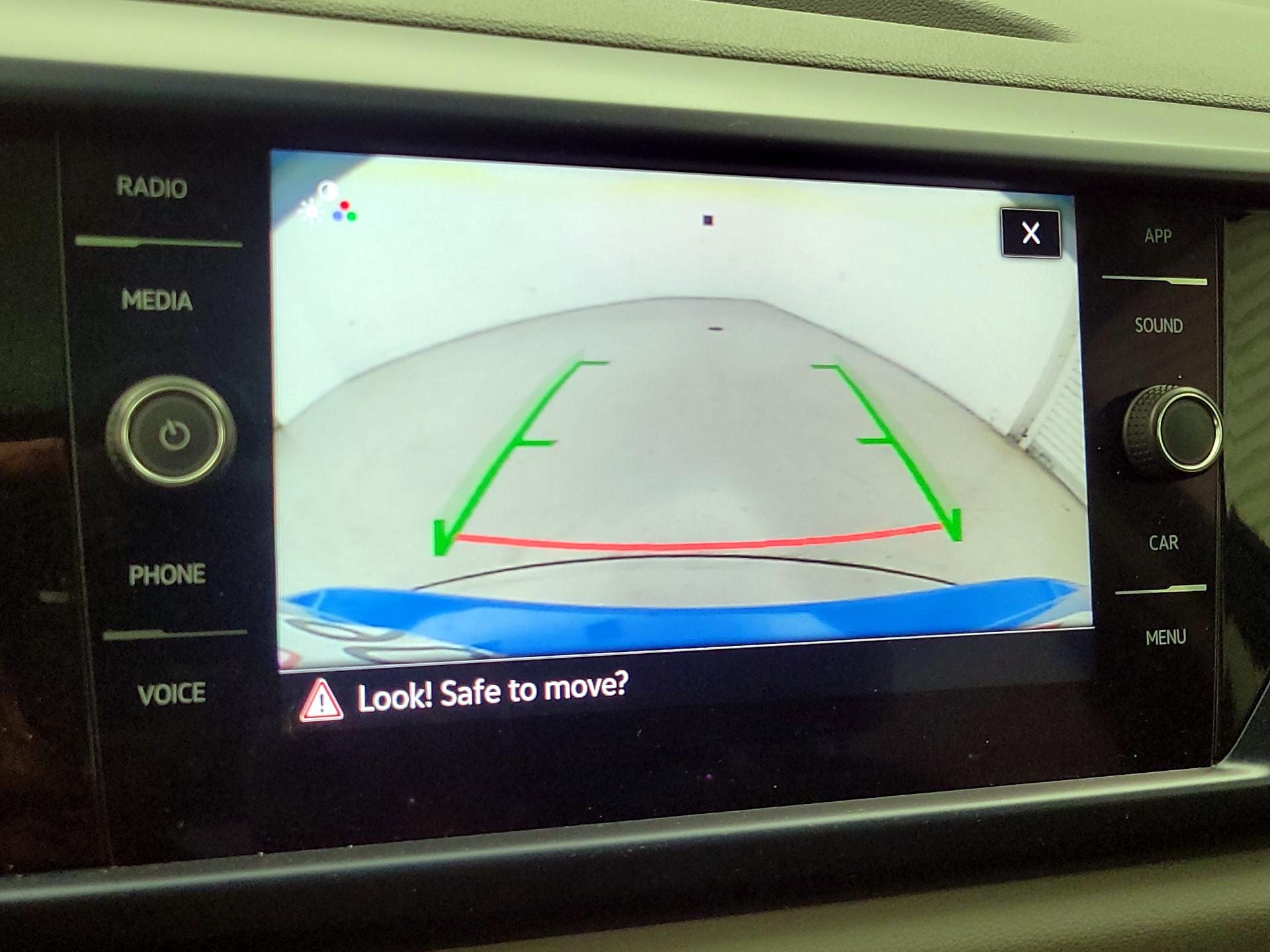 Thumbnail: 2022 Volkswagen Taos - 14