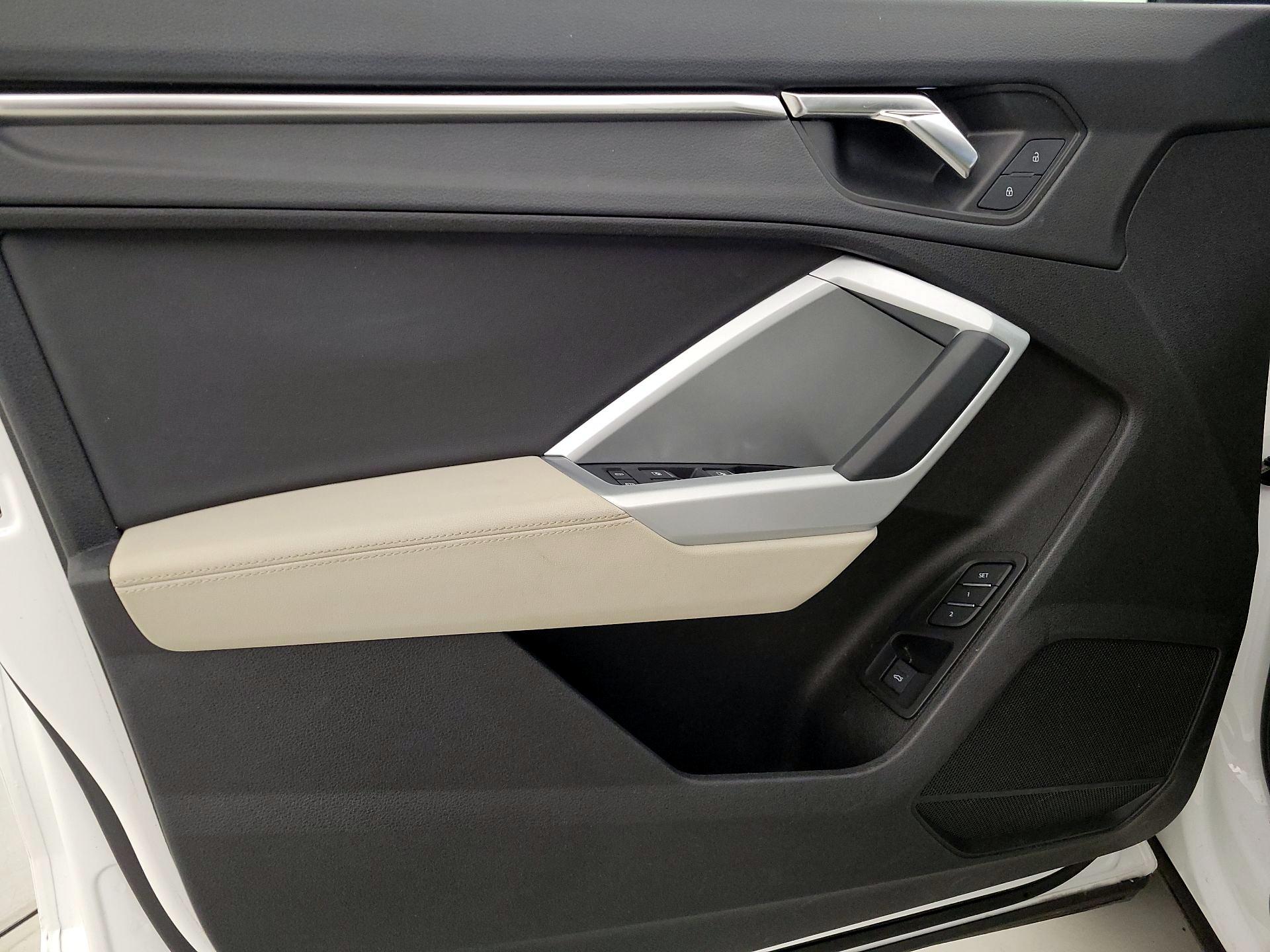 Thumbnail: 2023 Audi Q3 - 12