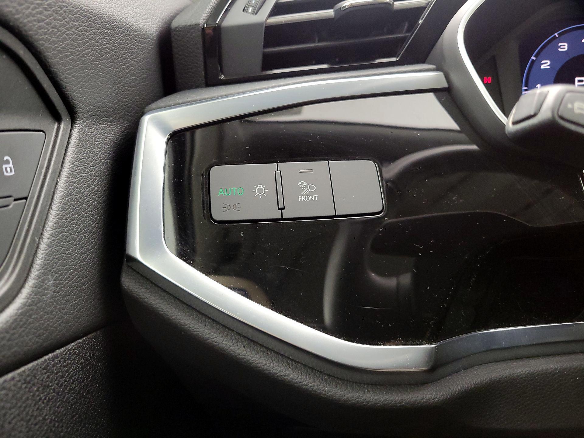 Thumbnail: 2023 Audi Q3 - 13