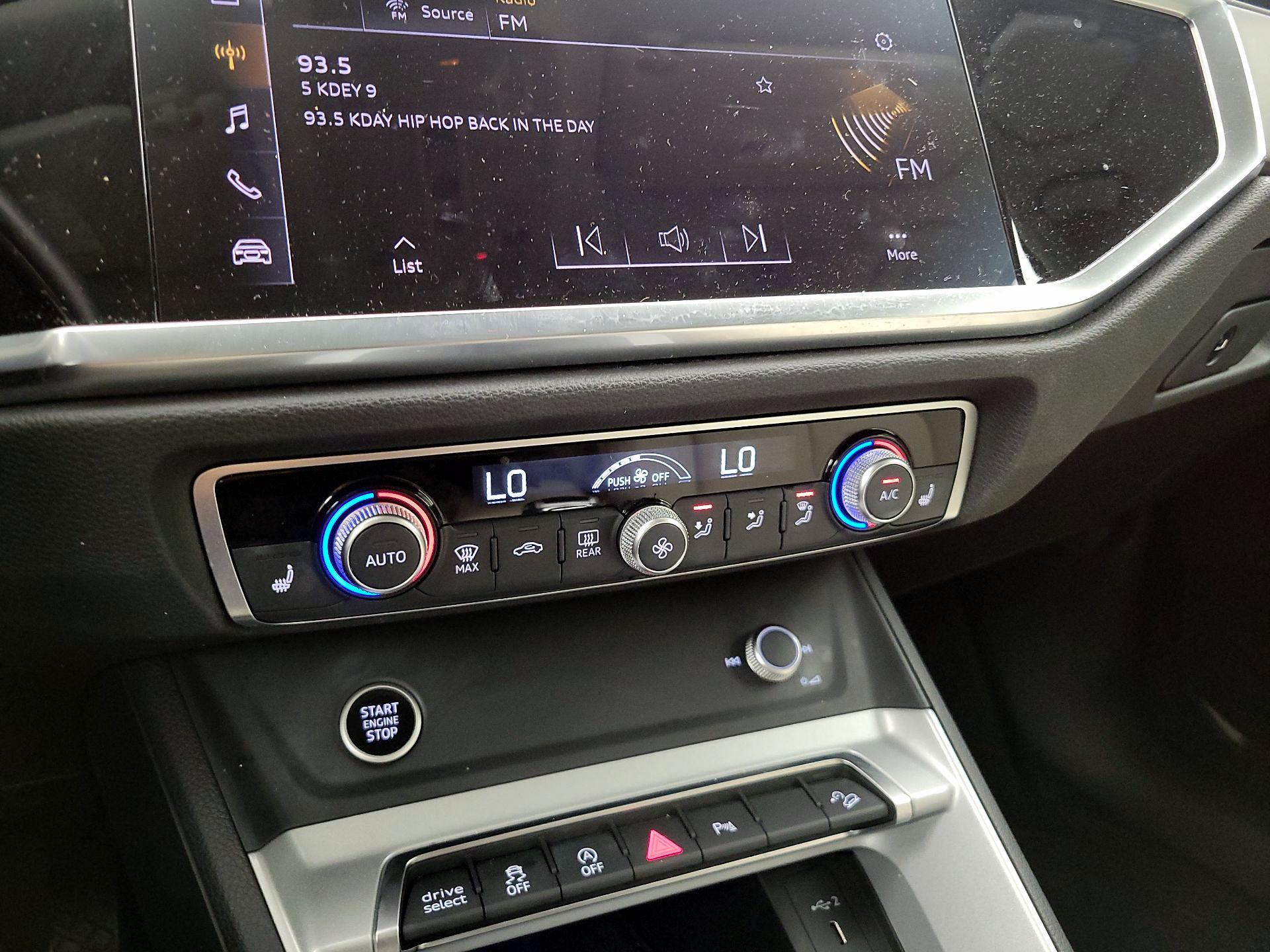 Thumbnail: 2023 Audi Q3 - 16