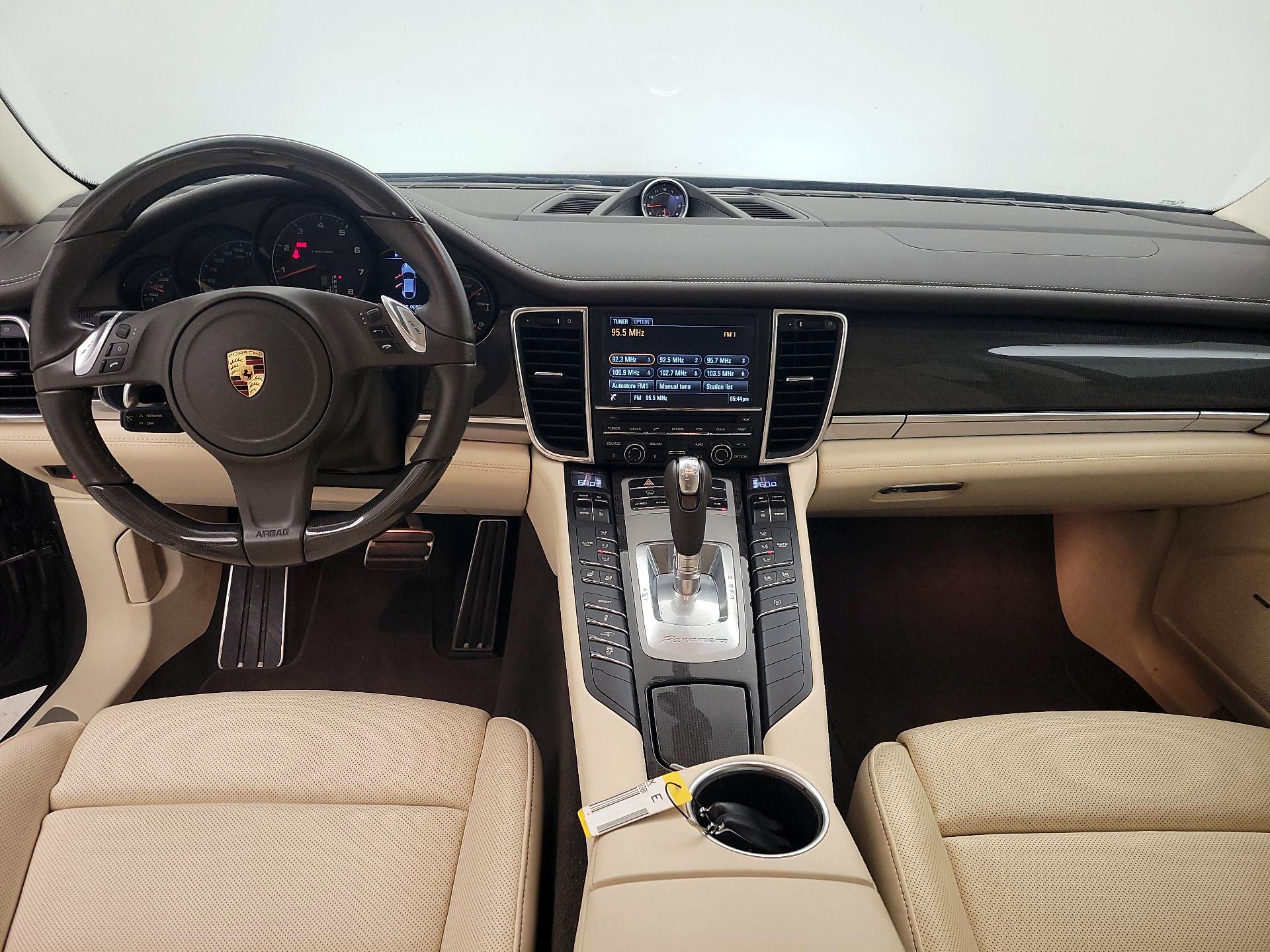 Thumbnail: 2016 Porsche Panamera - 9