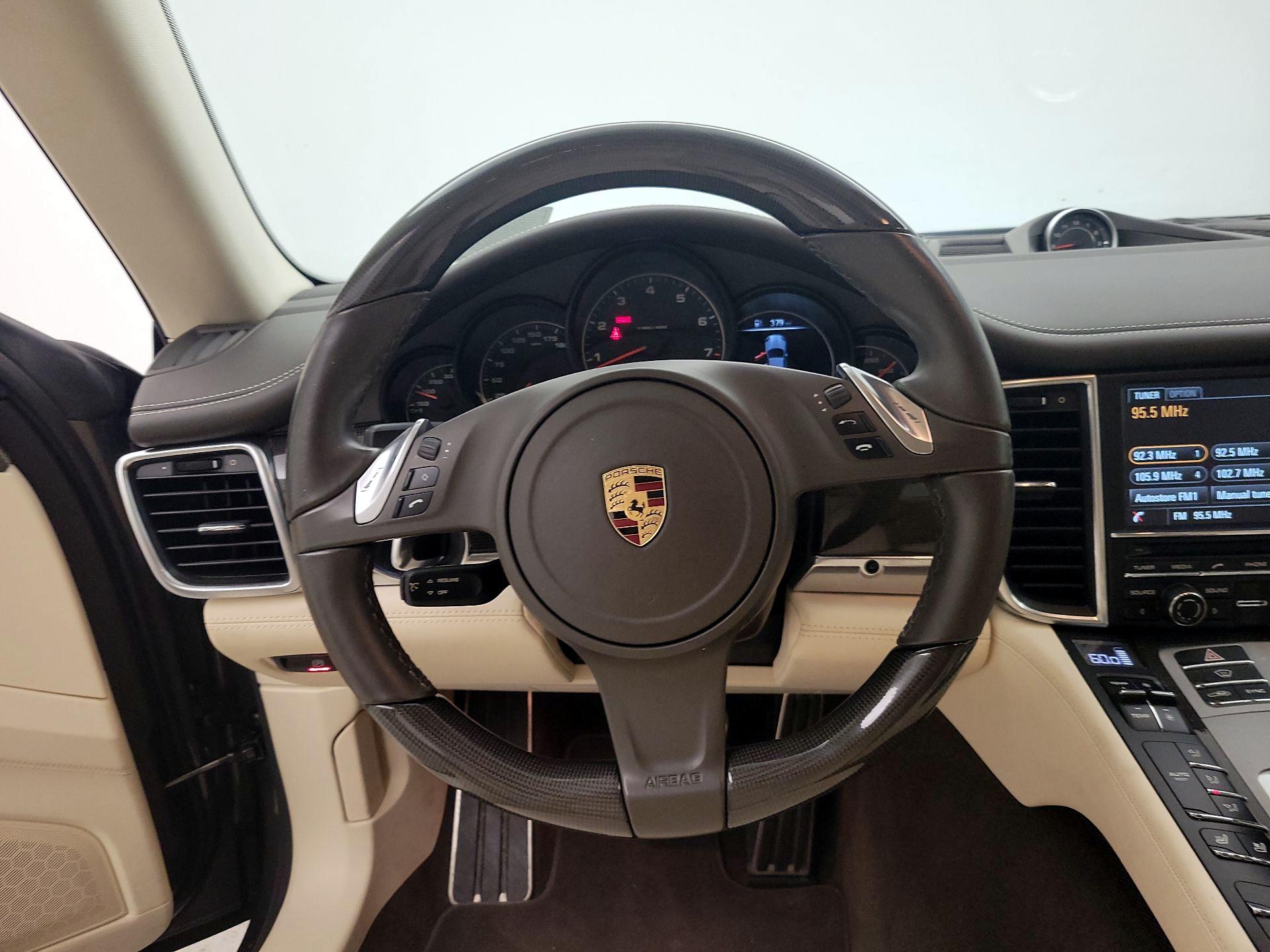 Thumbnail: 2016 Porsche Panamera - 10