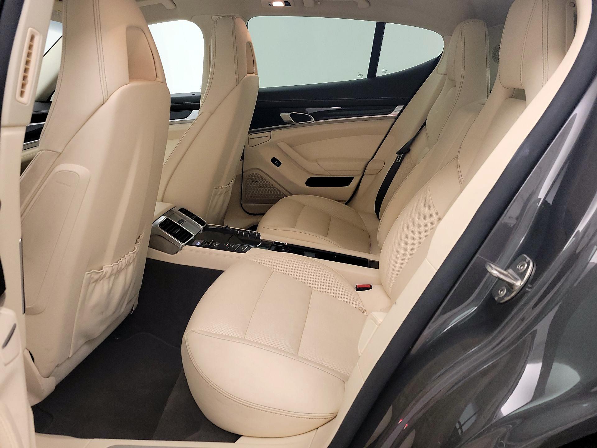 Thumbnail: 2016 Porsche Panamera - 19