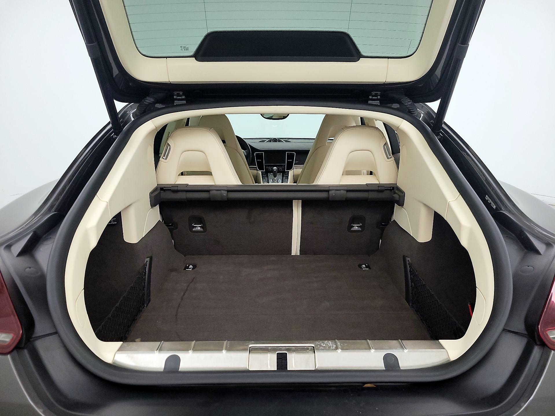 Thumbnail: 2016 Porsche Panamera - 20