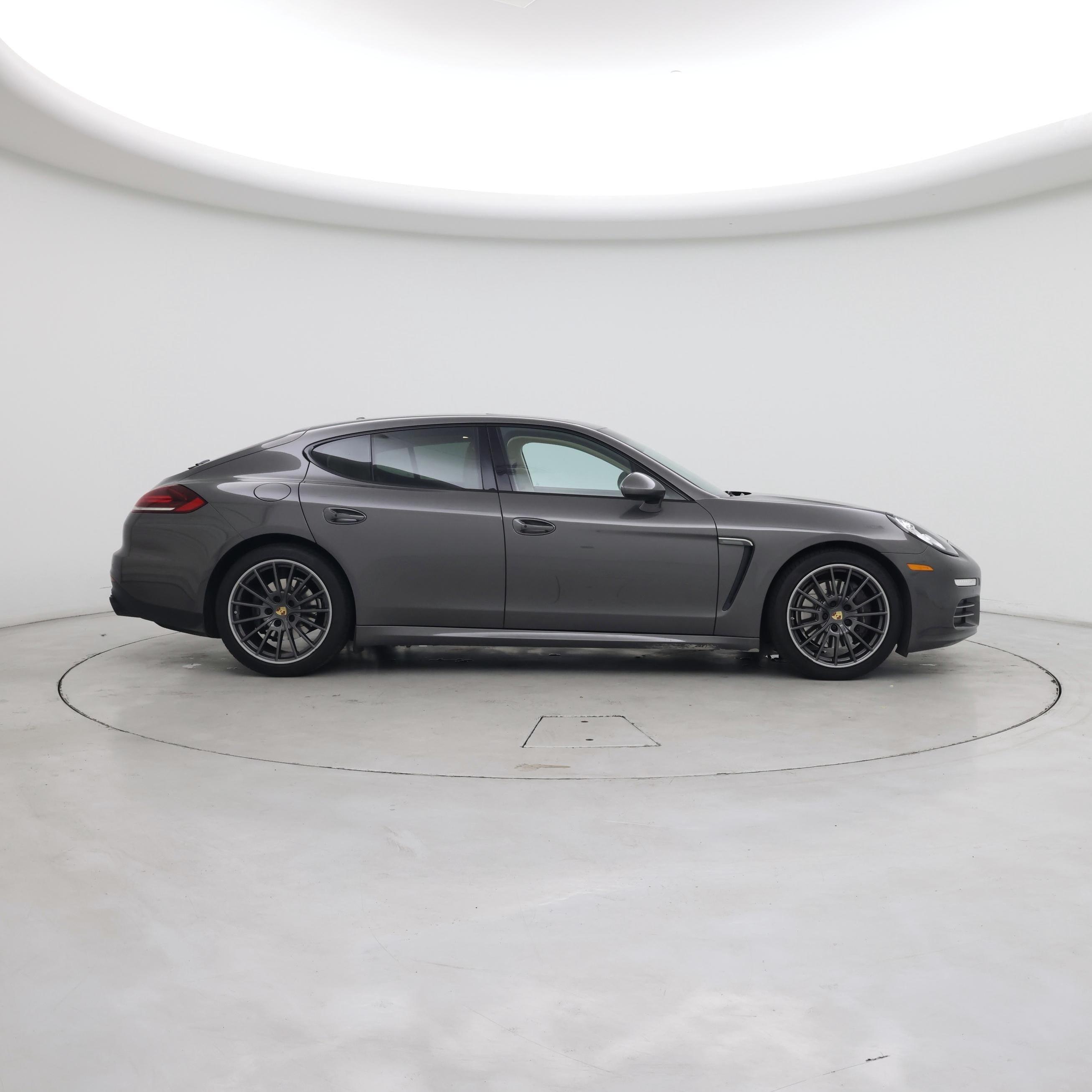 Thumbnail: 2016 Porsche Panamera - 7