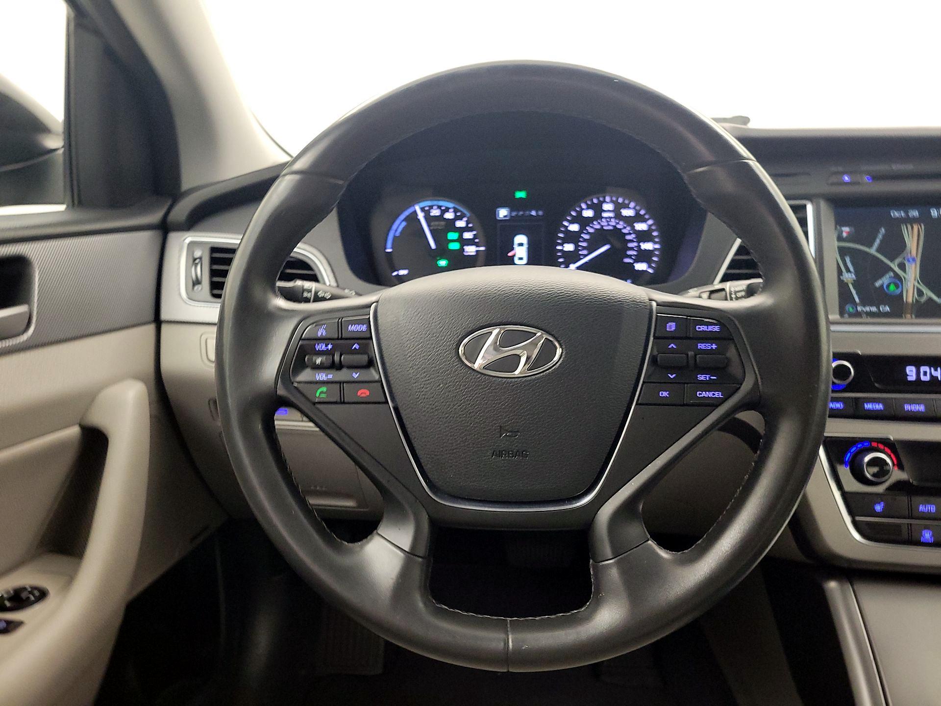 Thumbnail: 2017 Hyundai Sonata - 10