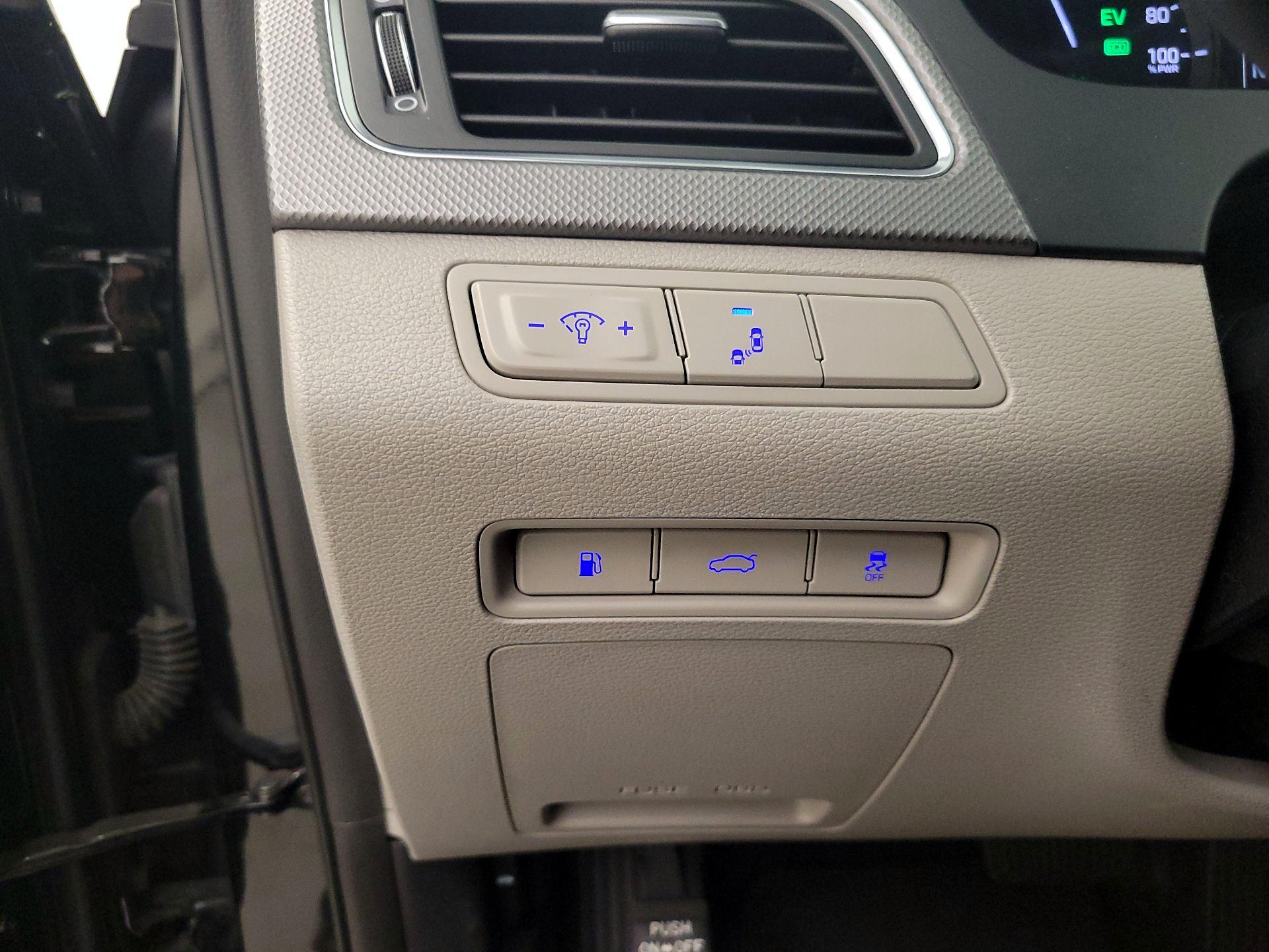 Thumbnail: 2017 Hyundai Sonata - 13