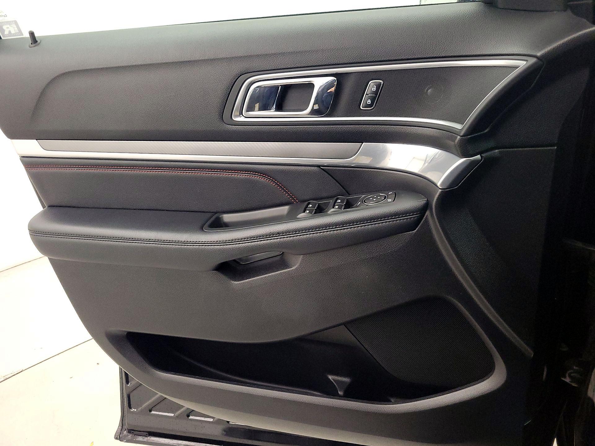 Thumbnail: 2018 Ford Explorer - 12