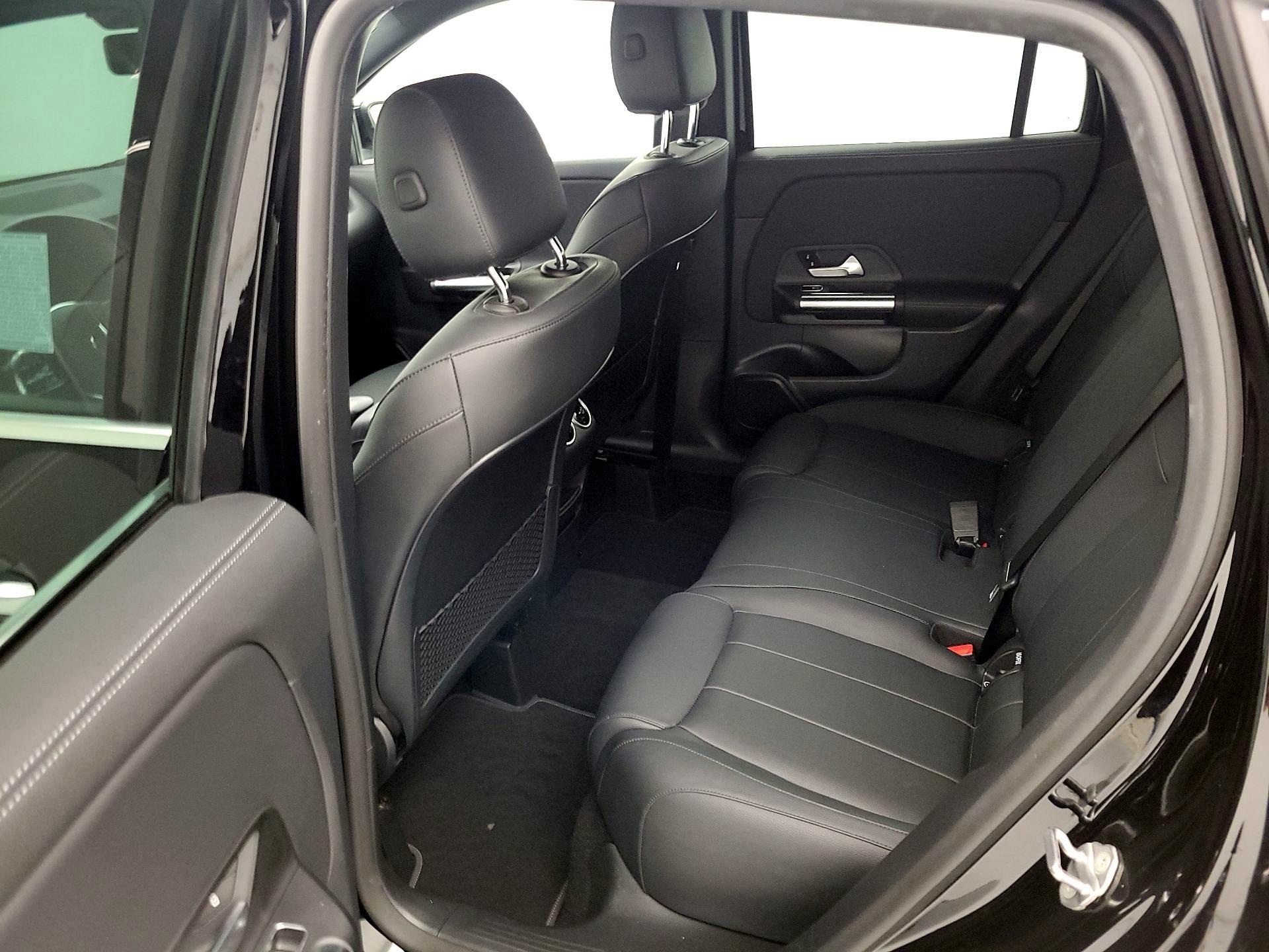 Thumbnail: 2023 Mercedes-Benz GLA - 18