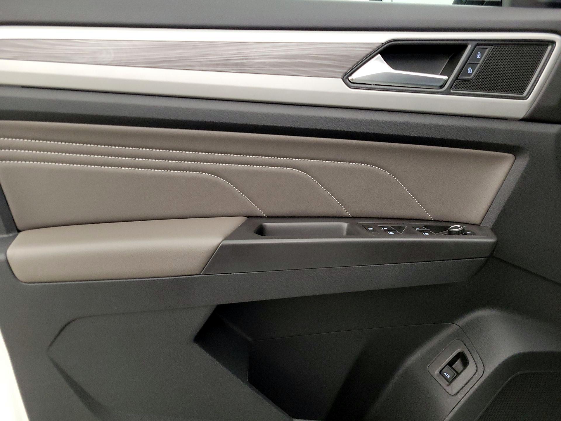 Thumbnail: 2022 Volkswagen Atlas - 12