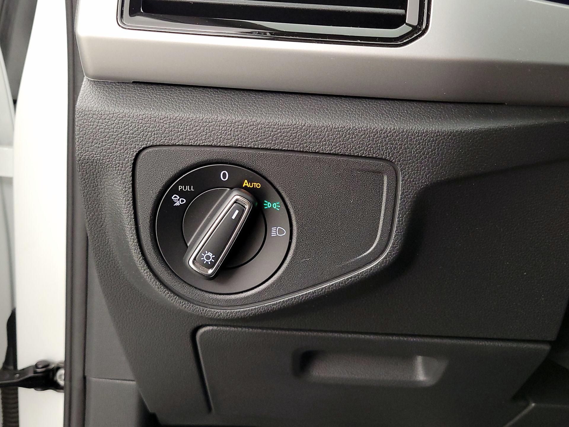 Thumbnail: 2022 Volkswagen Atlas - 13