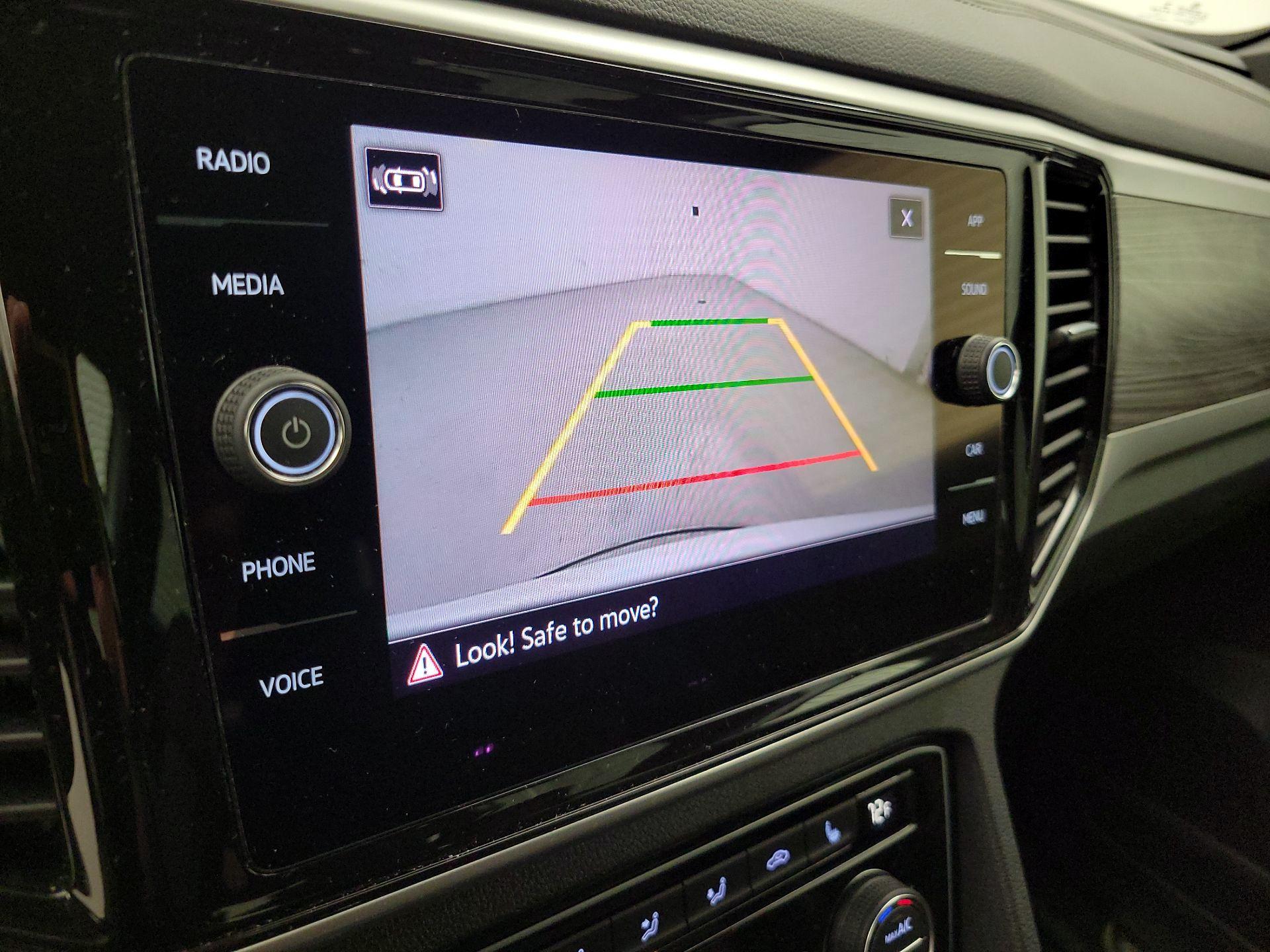 Thumbnail: 2022 Volkswagen Atlas - 14