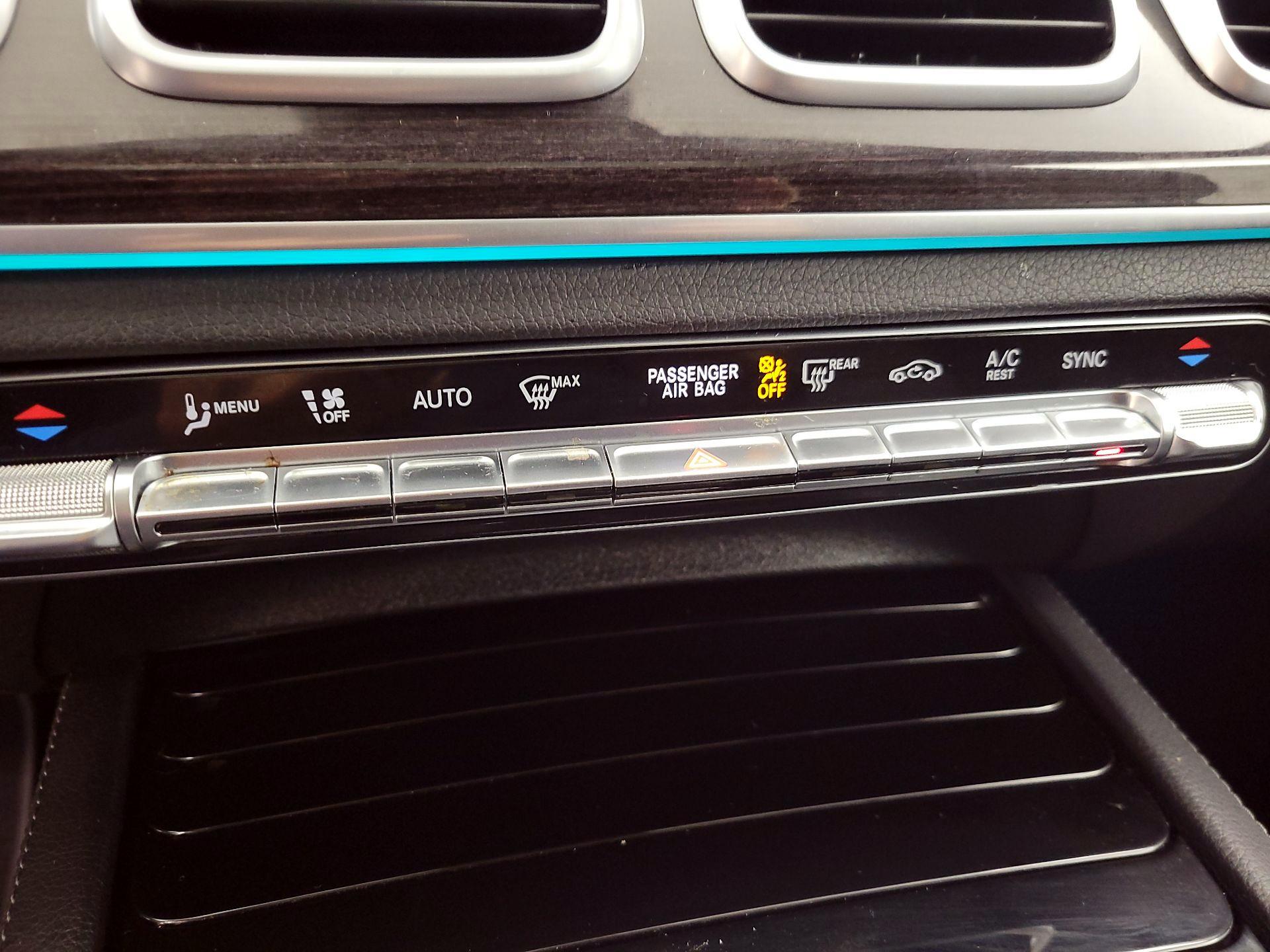 Thumbnail: 2021 Mercedes-Benz GLE - 17