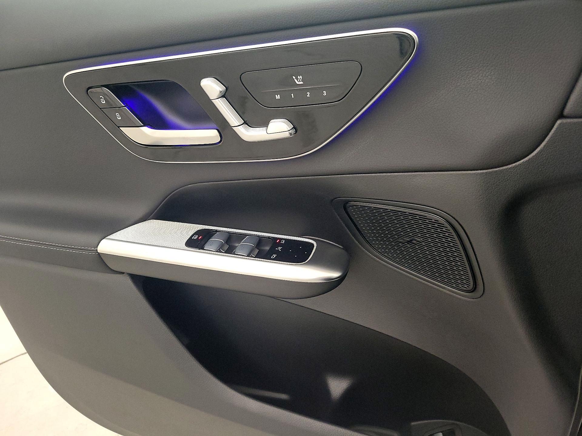 Thumbnail: 2025 Mercedes-Benz GLC - 12