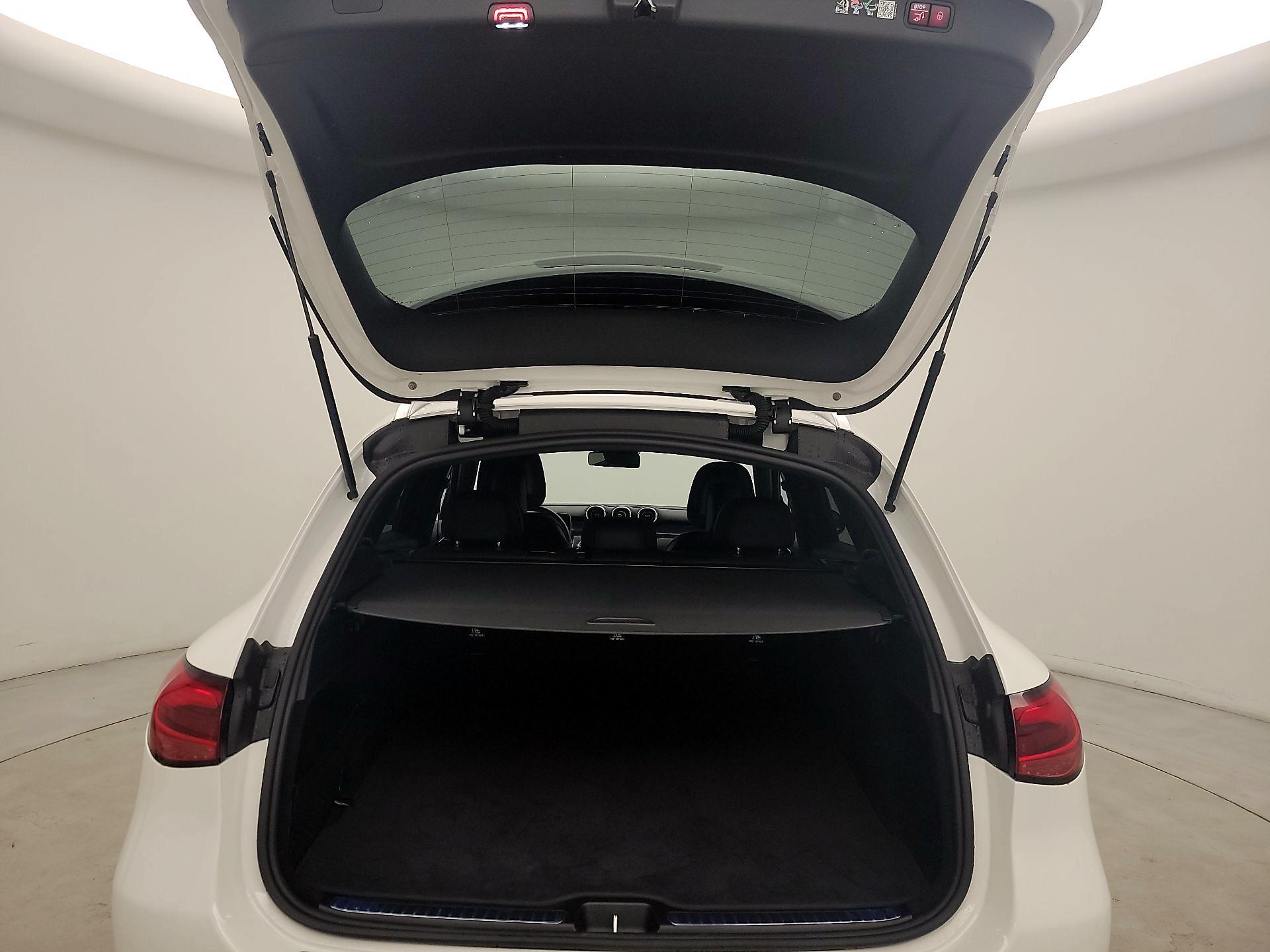 Thumbnail: 2025 Mercedes-Benz GLC - 20