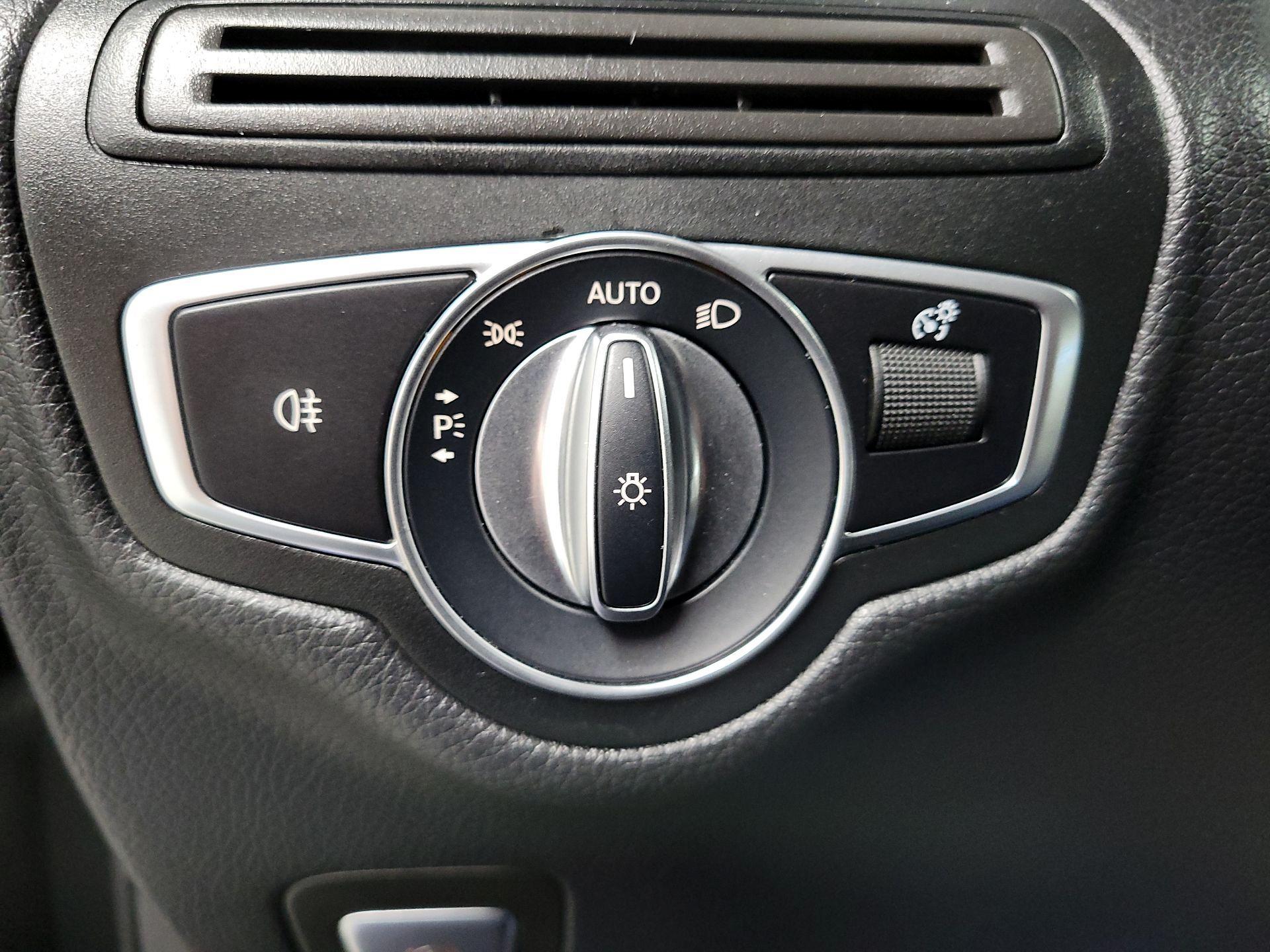 Thumbnail: 2023 Mercedes-Benz GLC - 13