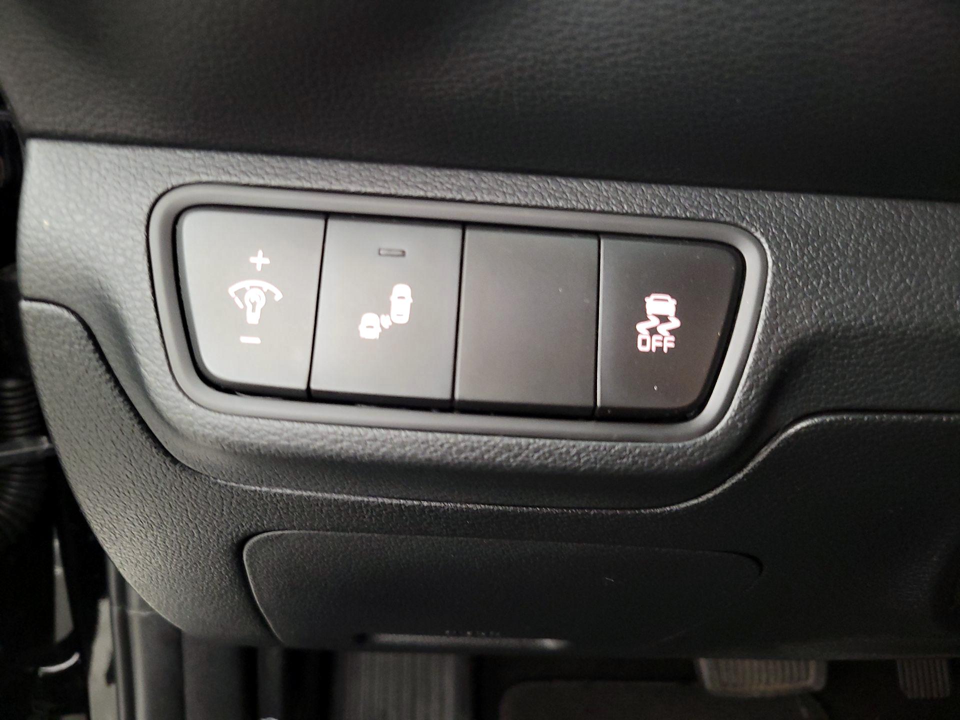 Thumbnail: 2023 Kia Forte - 13