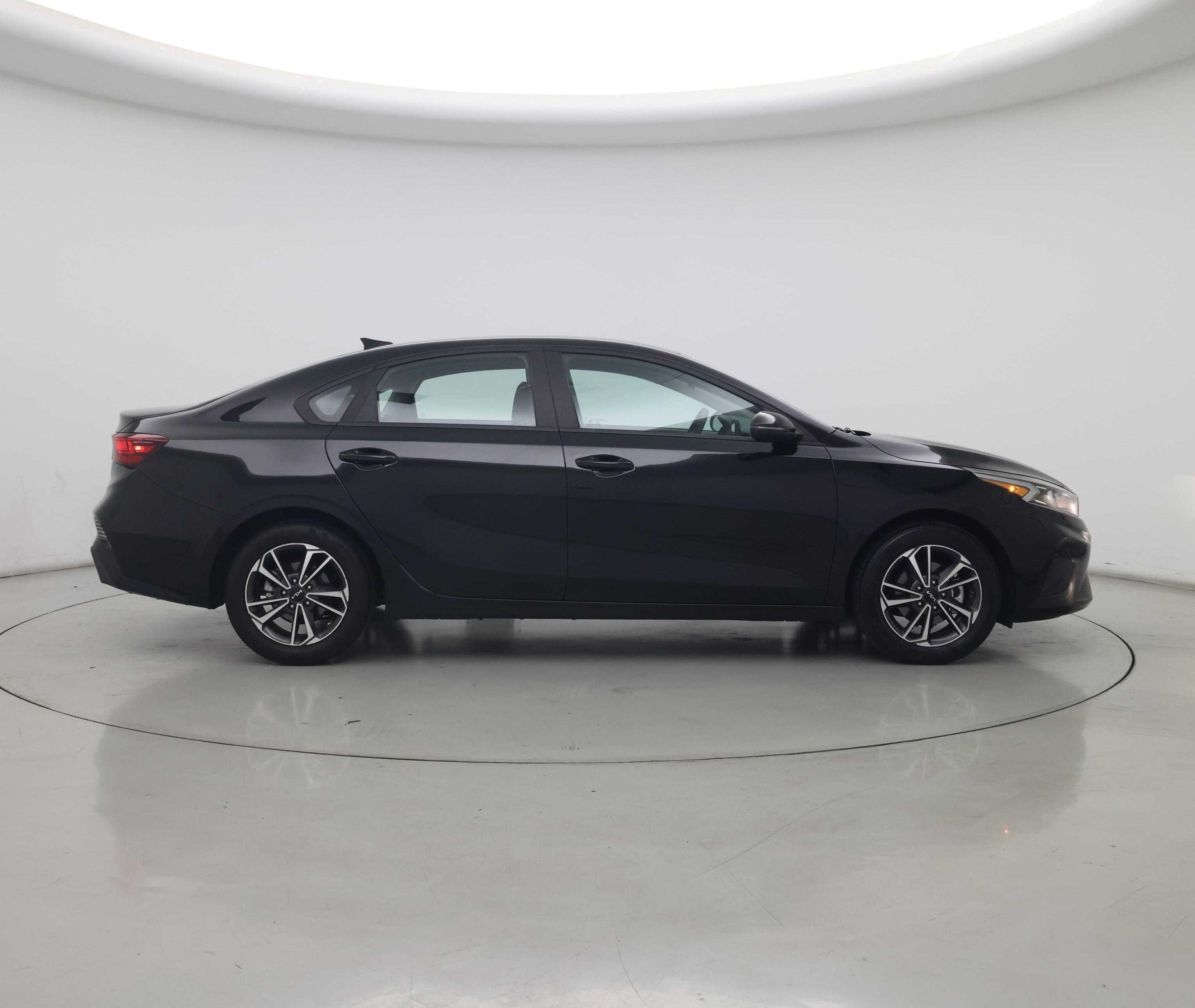 Thumbnail: 2023 Kia Forte - 7