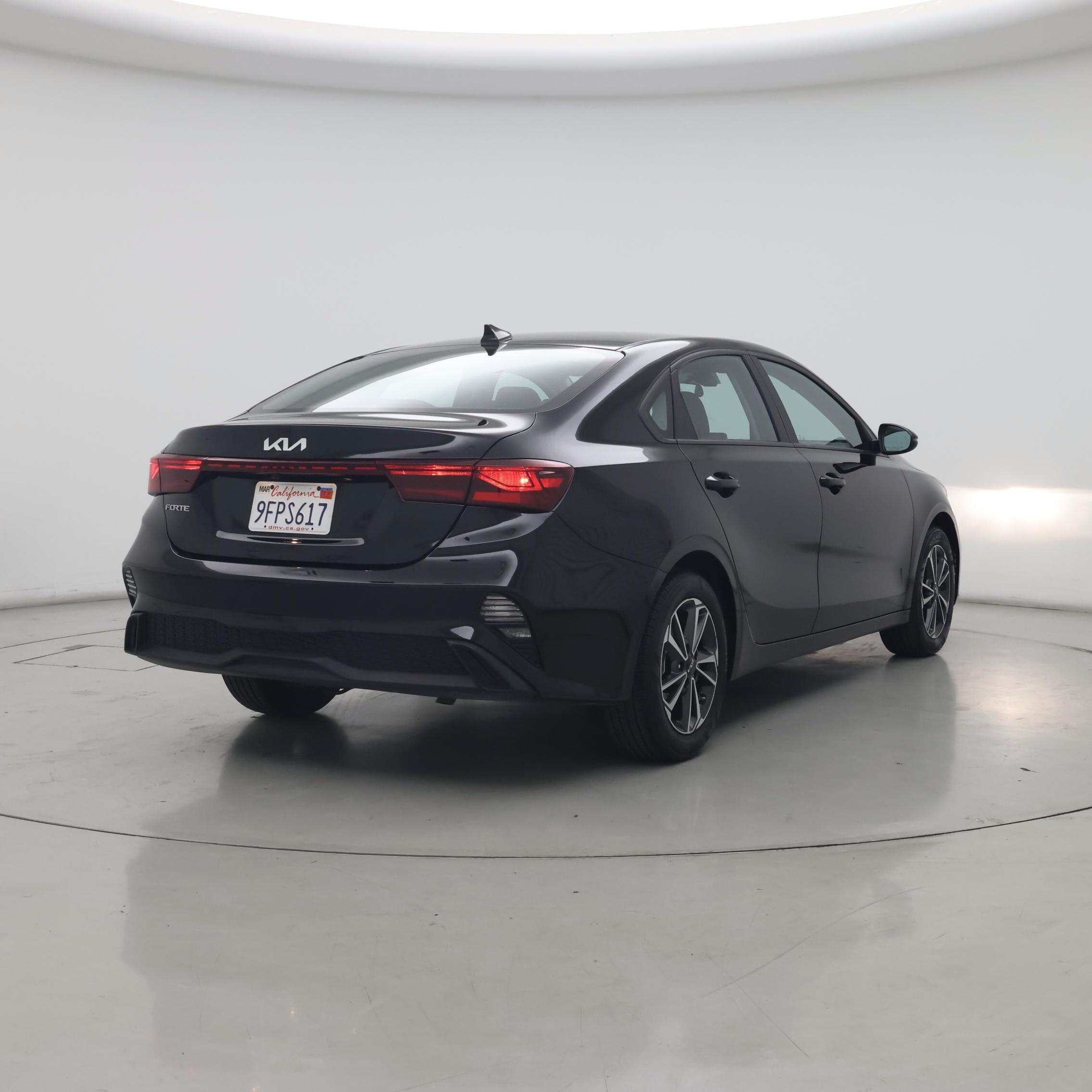 Thumbnail: 2023 Kia Forte - 8