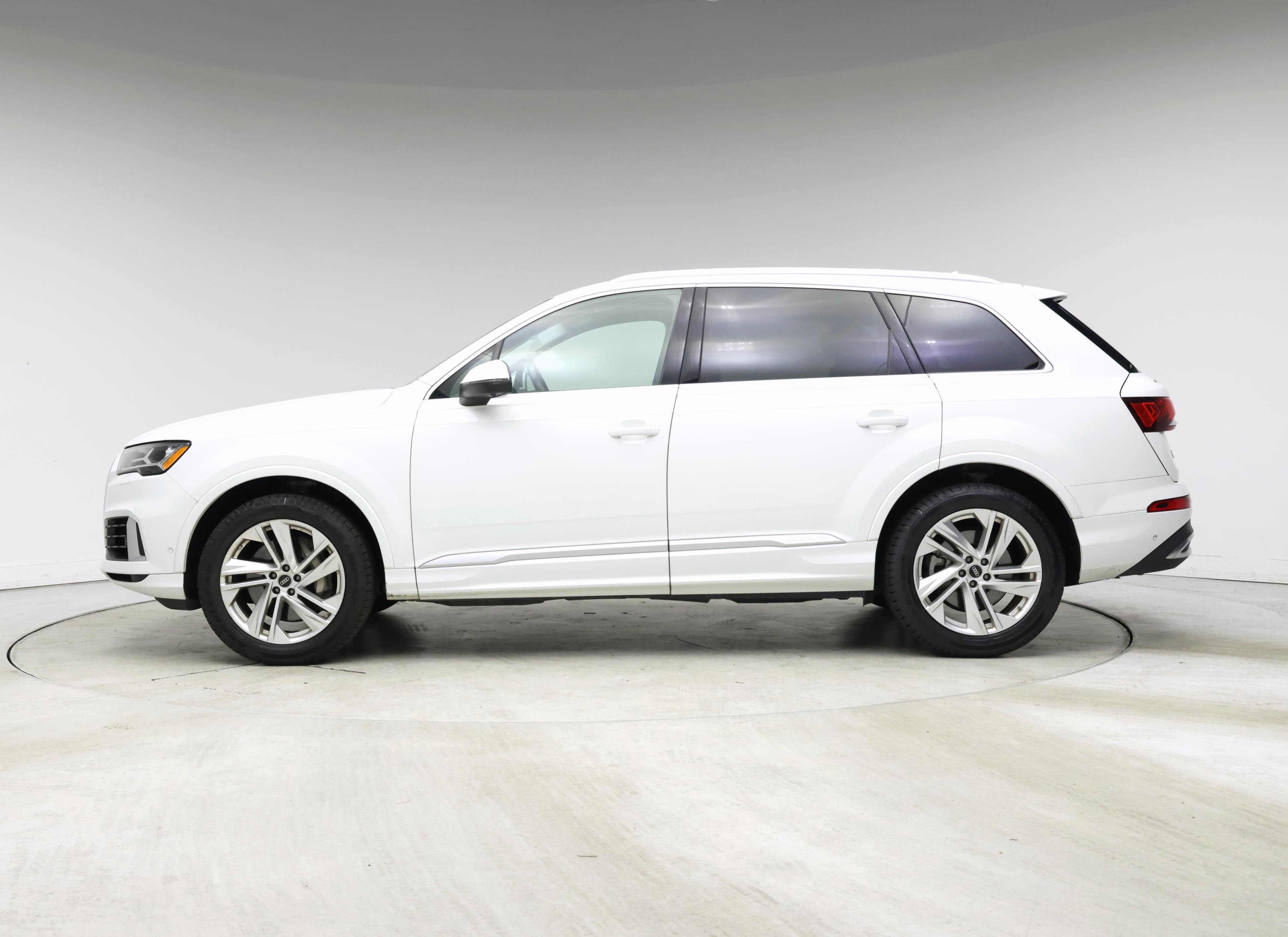 Thumbnail: 2023 Audi Q7 - 3