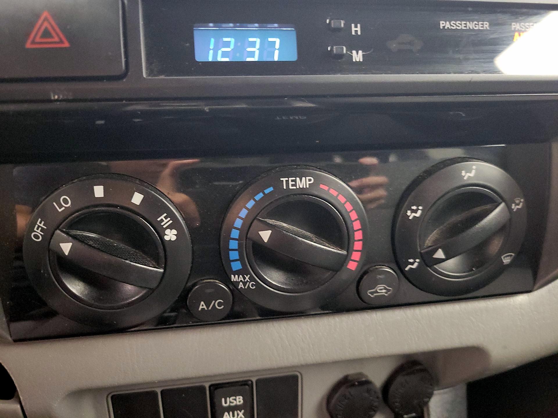 Thumbnail: 2014 Toyota Tacoma - 16