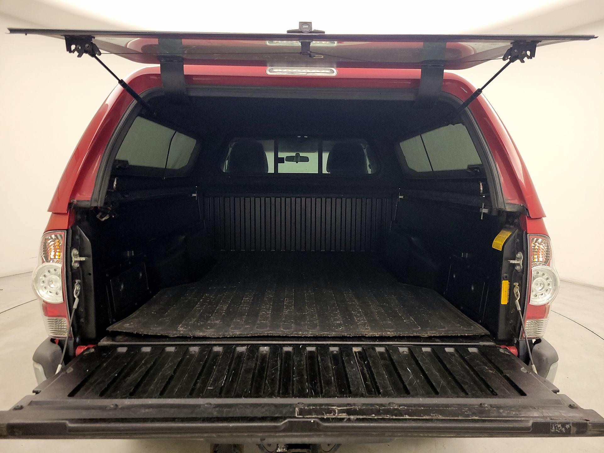 Thumbnail: 2014 Toyota Tacoma - 20