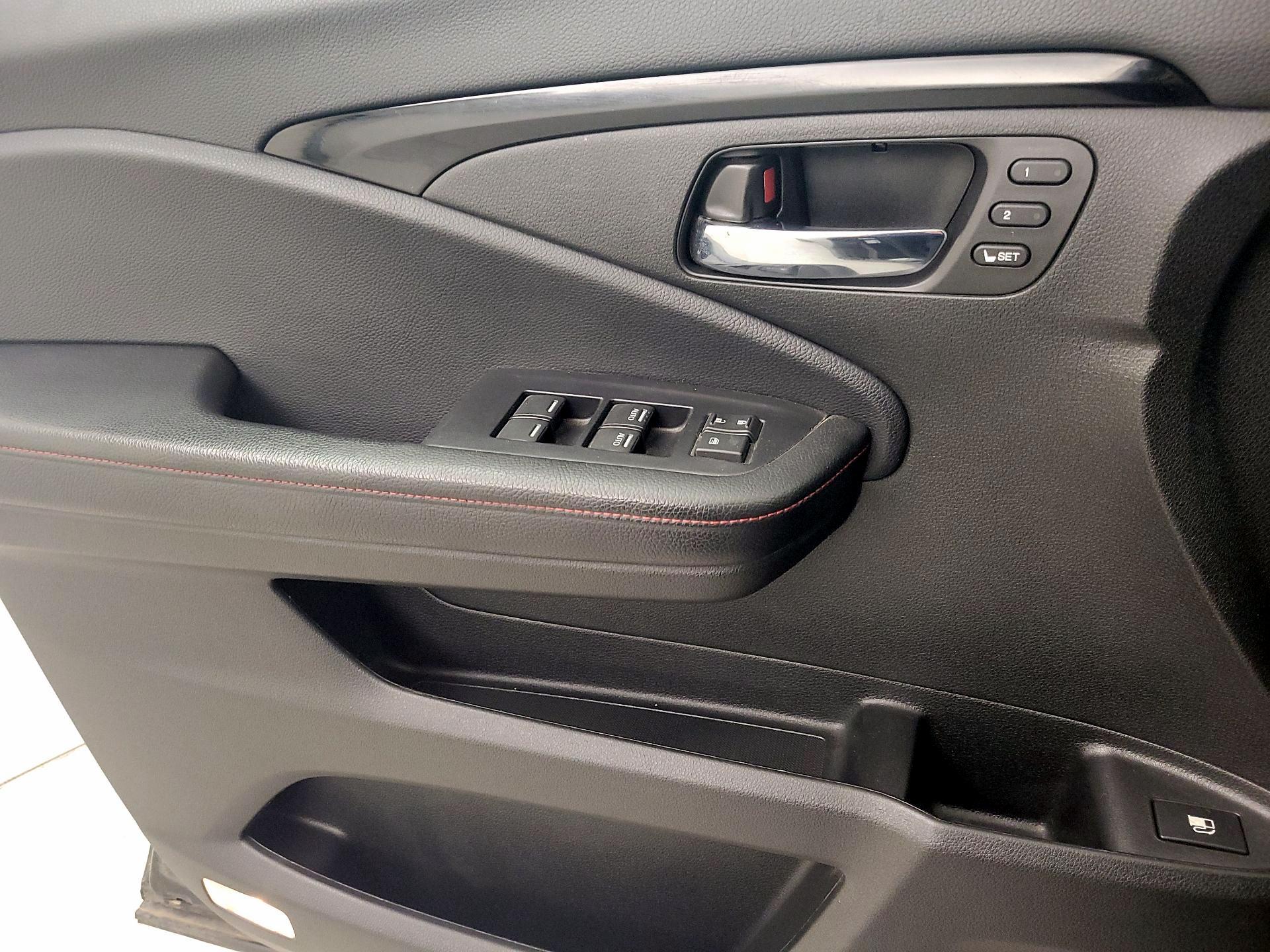 Thumbnail: 2019 Honda Ridgeline - 12