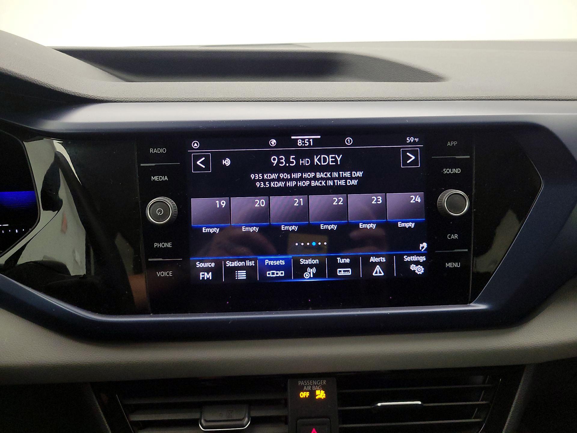 Thumbnail: 2022 Volkswagen Taos - 15