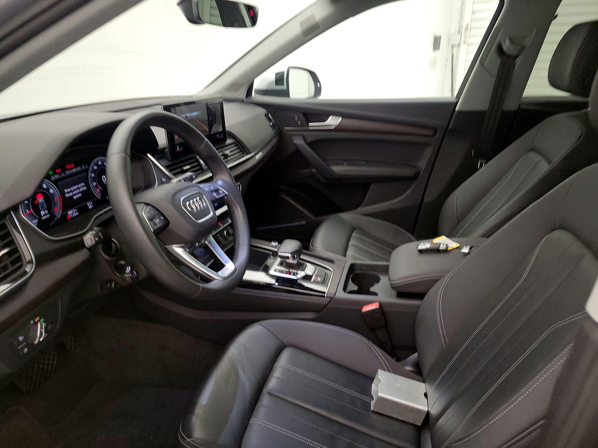 Thumbnail: 2023 Audi Q5 - 11