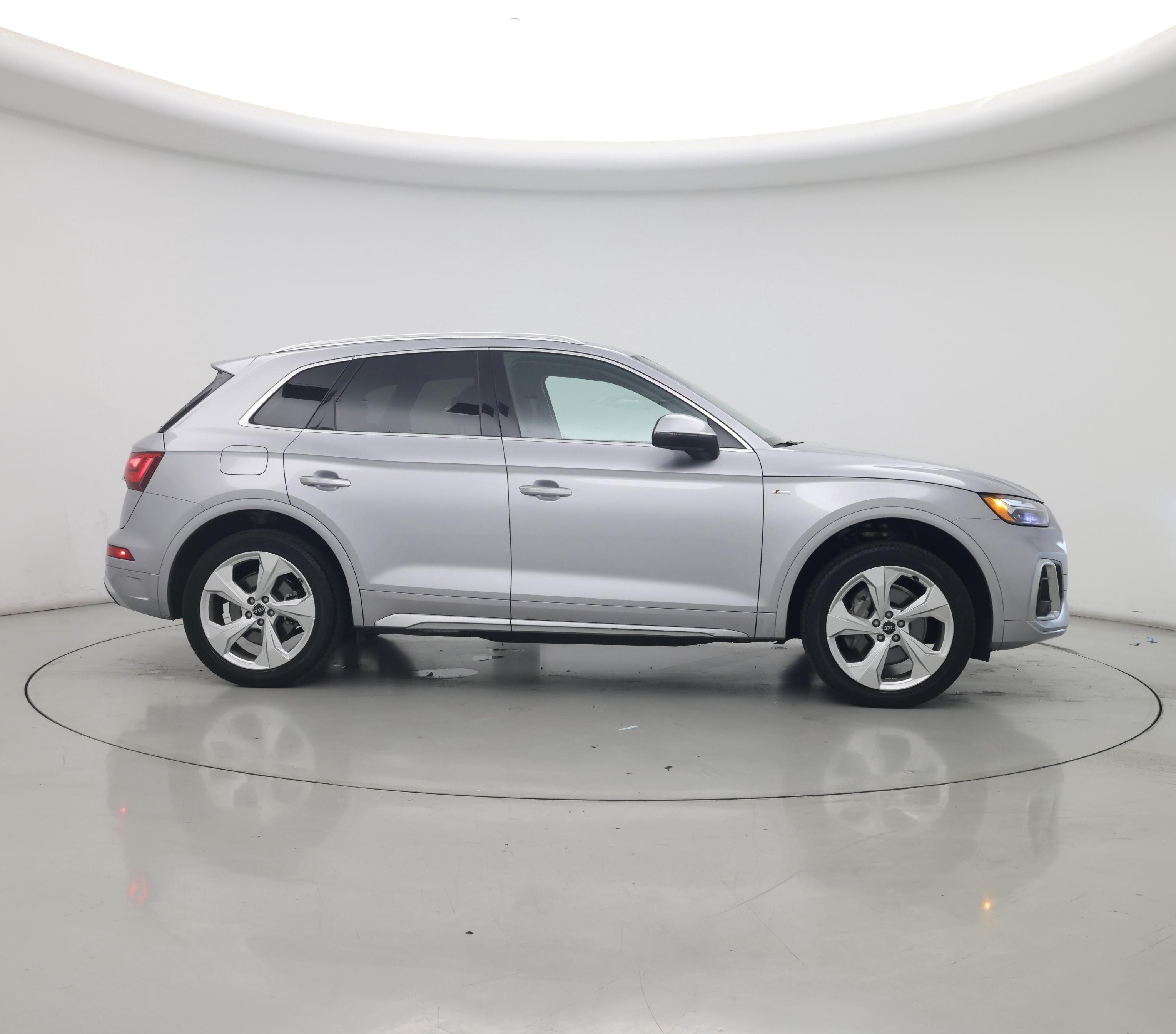 Thumbnail: 2023 Audi Q5 - 7