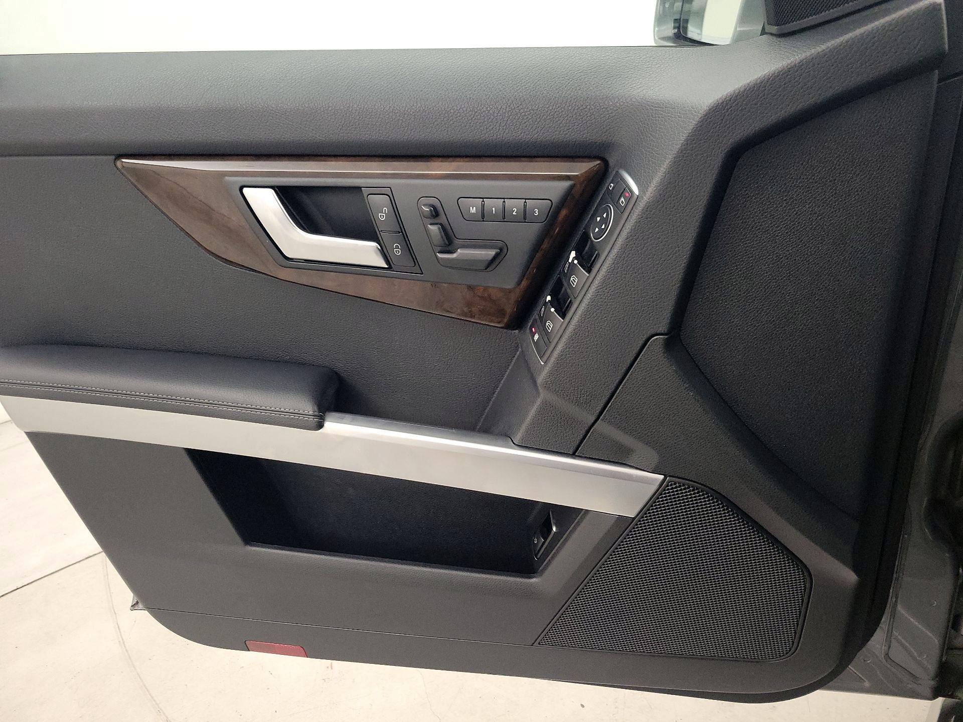 Thumbnail: 2015 Mercedes-Benz GLK - 12