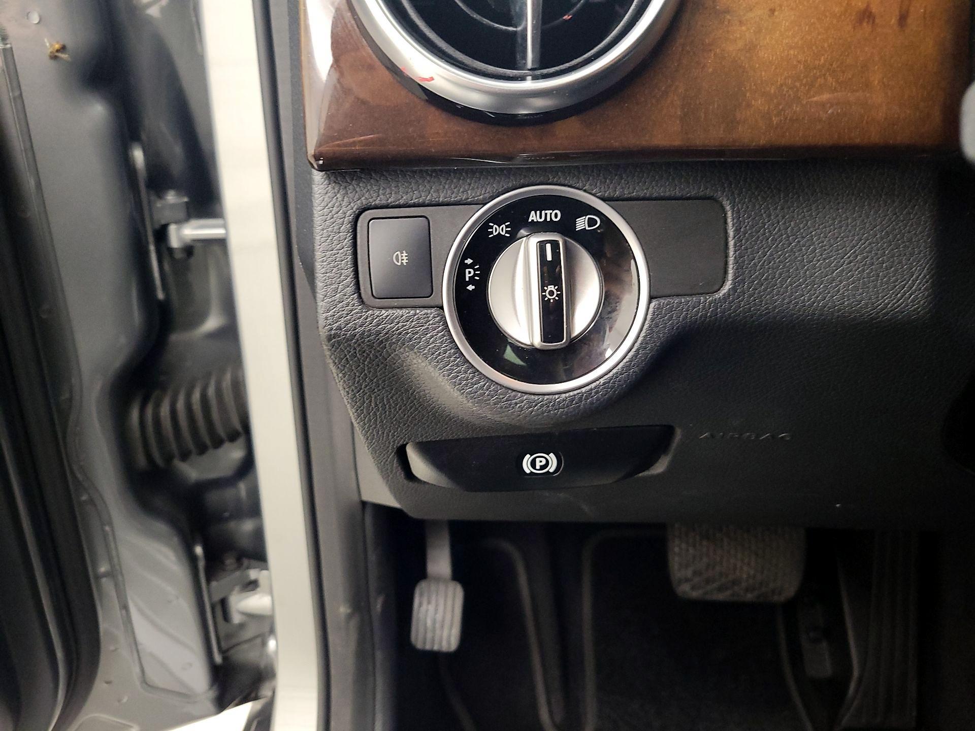 Thumbnail: 2015 Mercedes-Benz GLK - 13