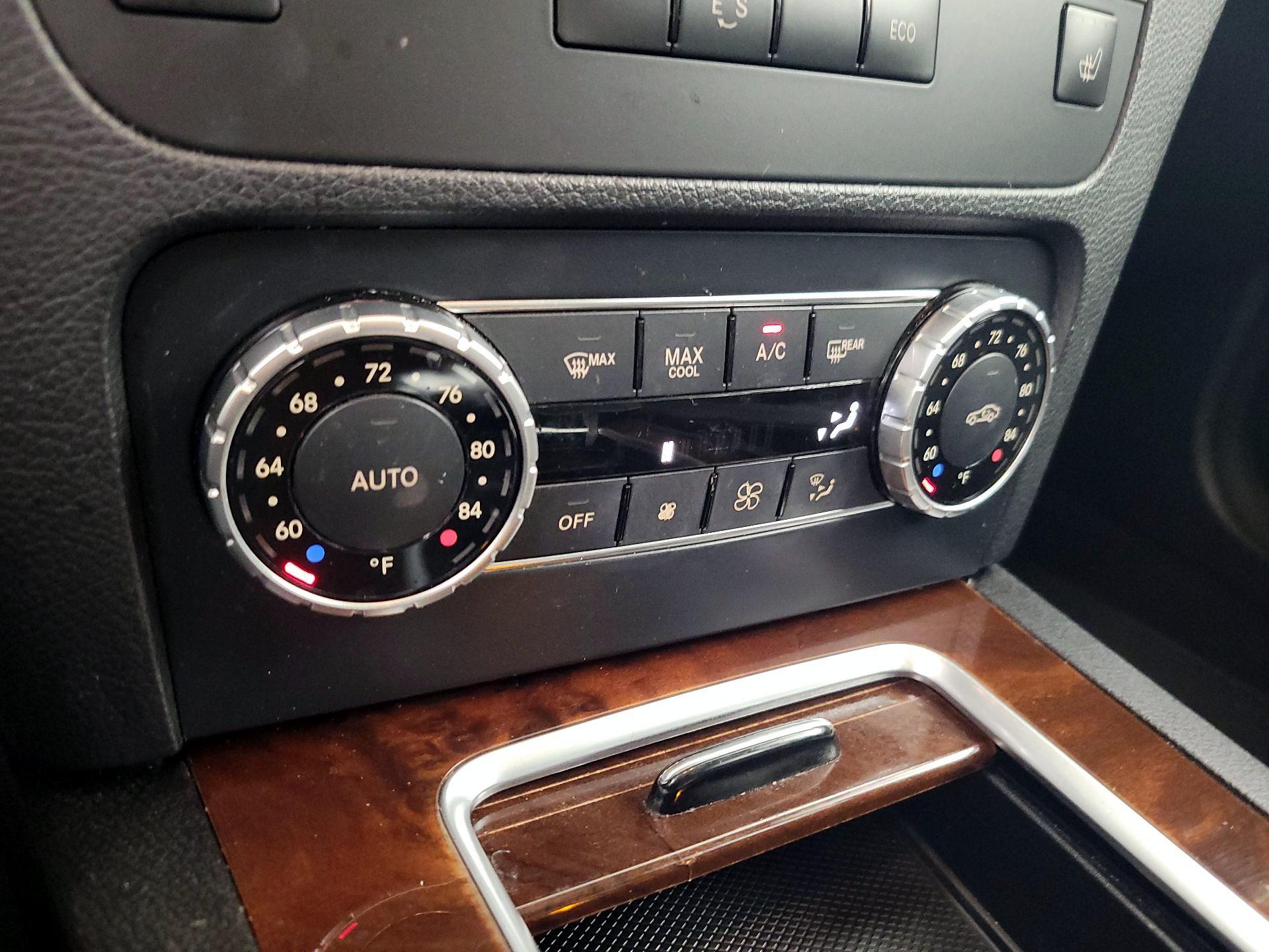 Thumbnail: 2015 Mercedes-Benz GLK - 16