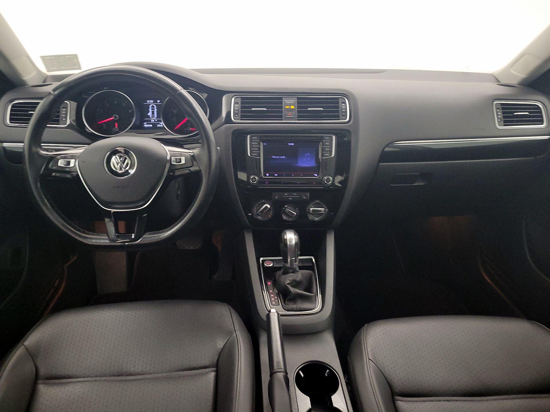 Thumbnail: 2016 Volkswagen Jetta - 9