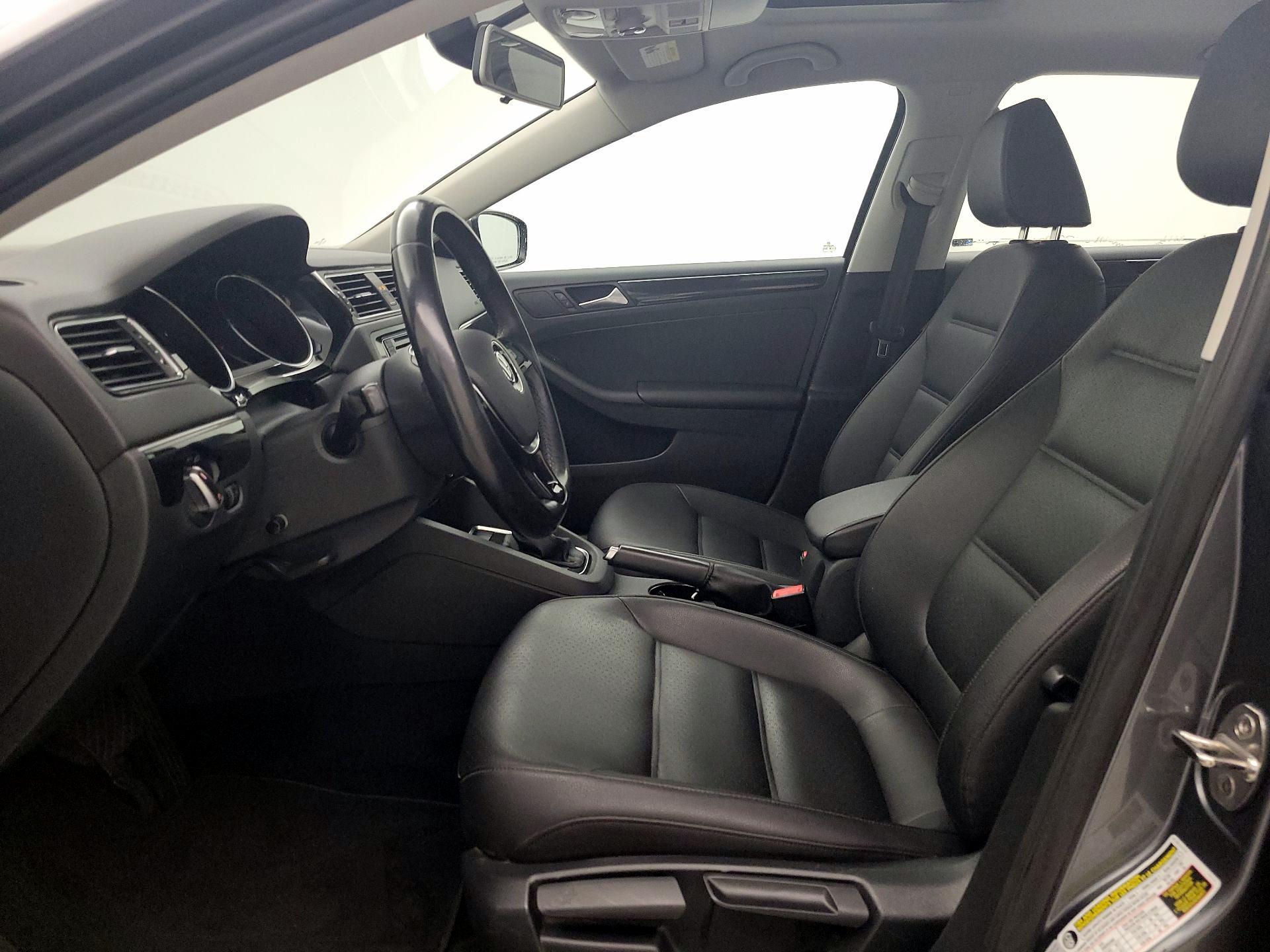 Thumbnail: 2016 Volkswagen Jetta - 11