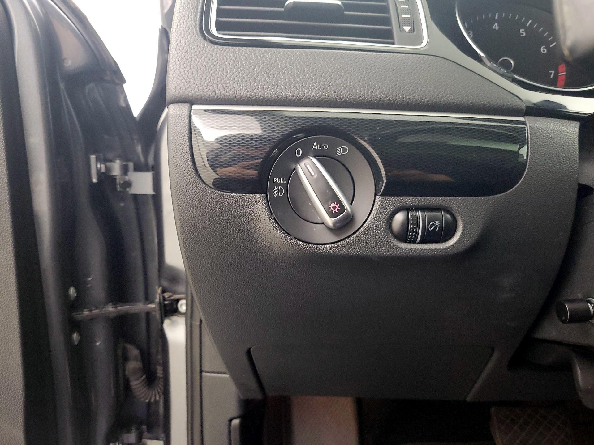 Thumbnail: 2016 Volkswagen Jetta - 13