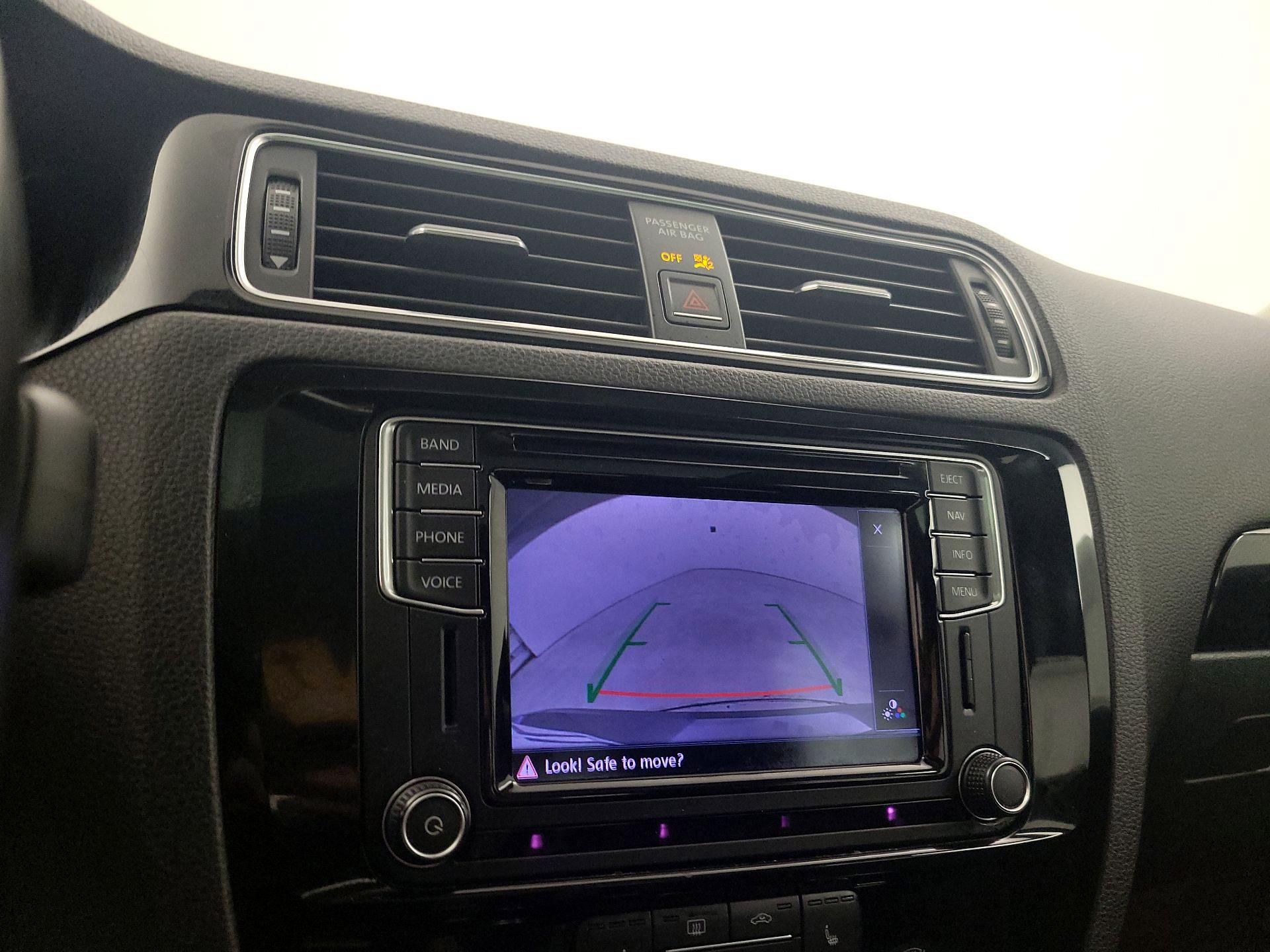 Thumbnail: 2016 Volkswagen Jetta - 14