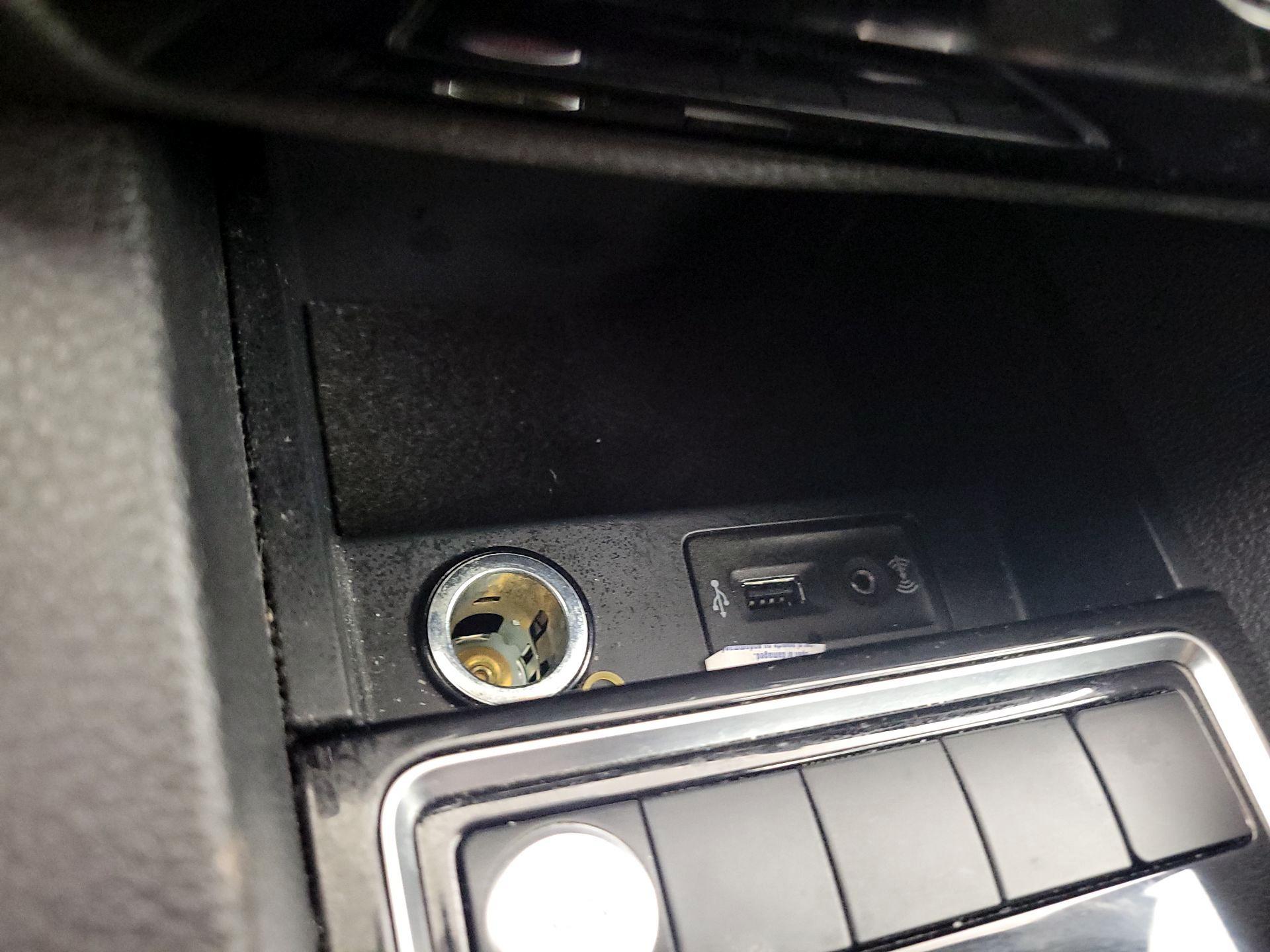 Thumbnail: 2016 Volkswagen Jetta - 18