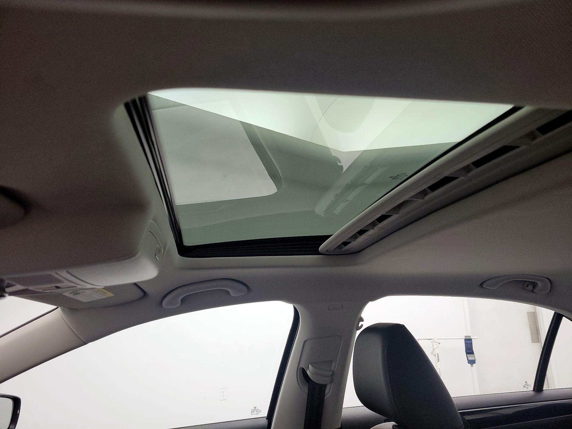 Thumbnail: 2016 Volkswagen Jetta - 19