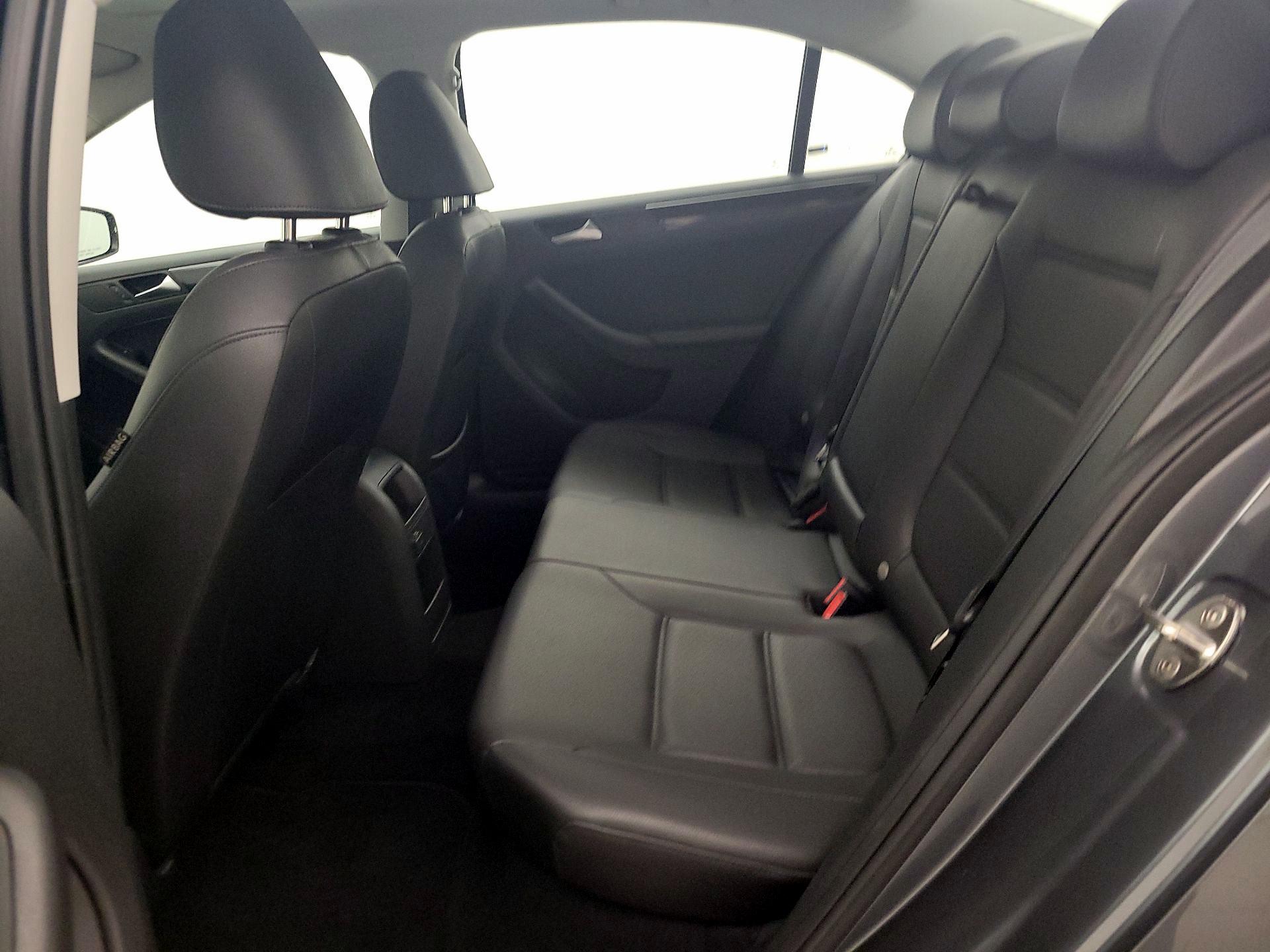 Thumbnail: 2016 Volkswagen Jetta - 20