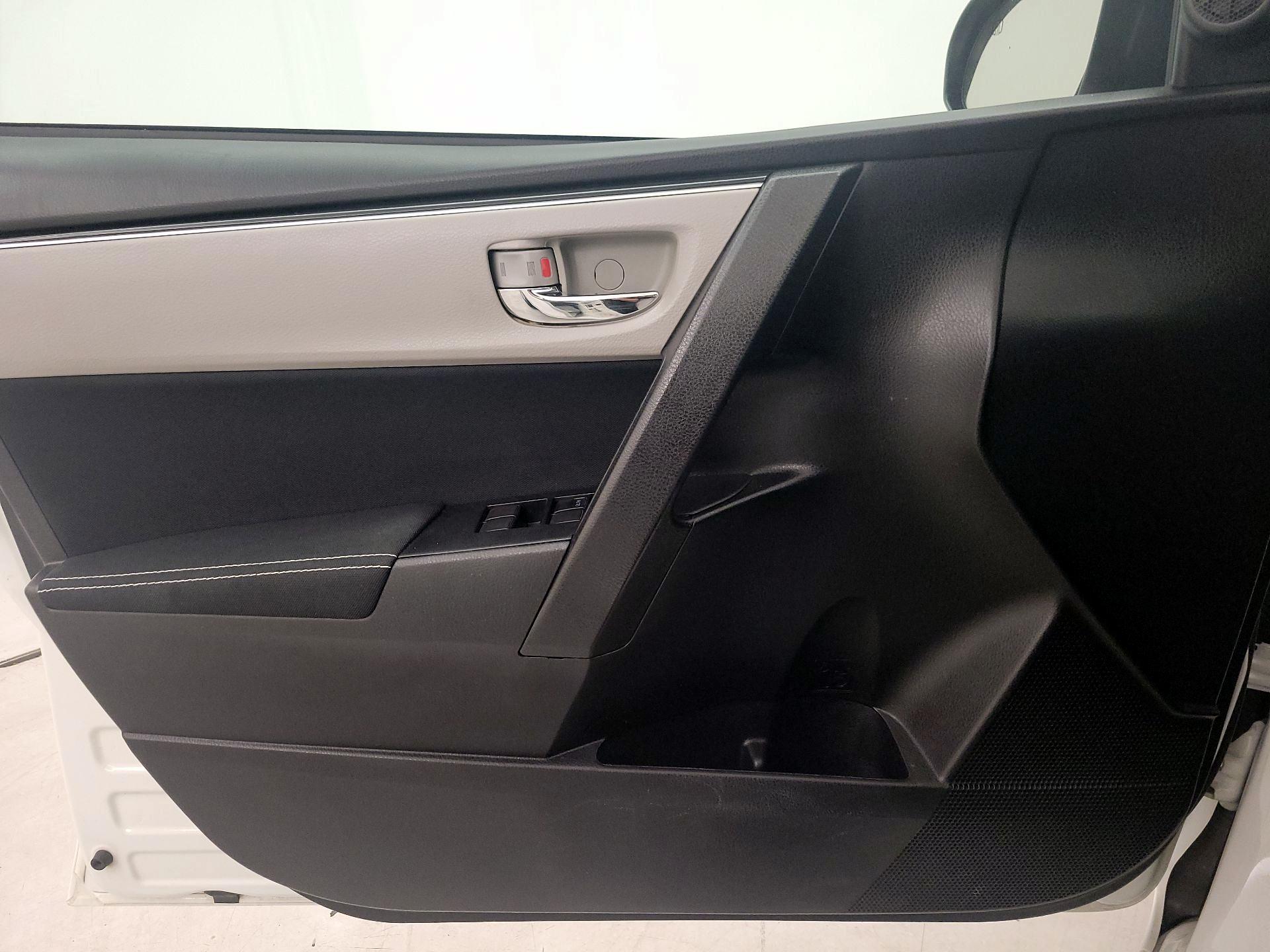 Thumbnail: 2019 Toyota Corolla - 12