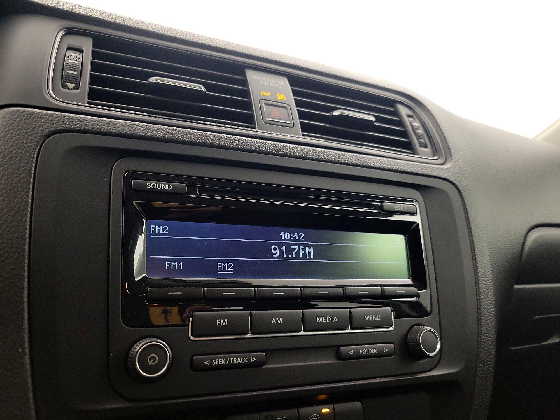 Thumbnail: 2015 Volkswagen Jetta - 14